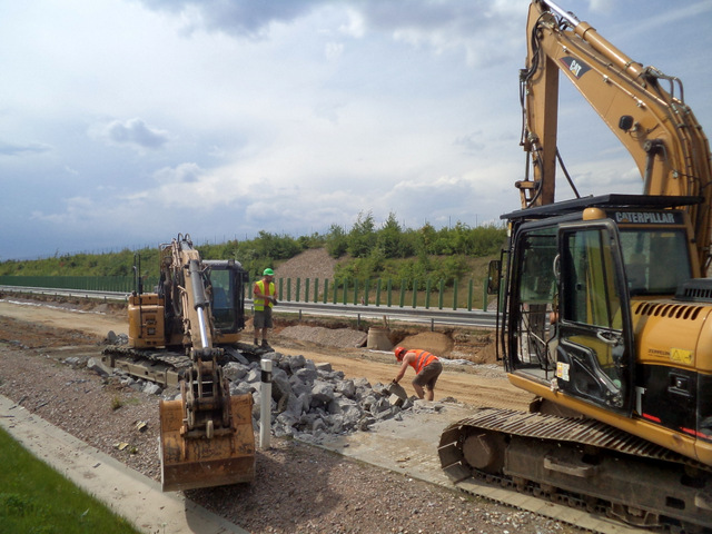 CES-EKO s.r.o. - zemní práce