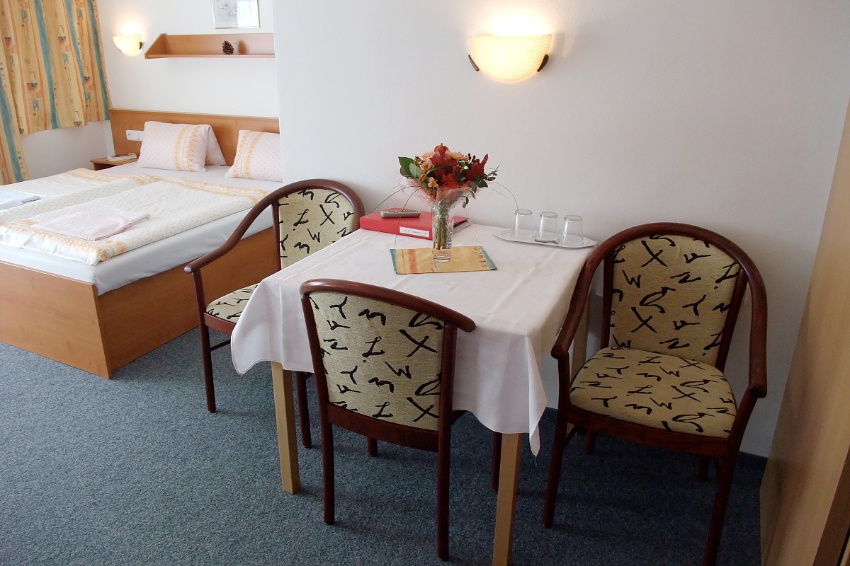 Hotel Jenišov foto 3
