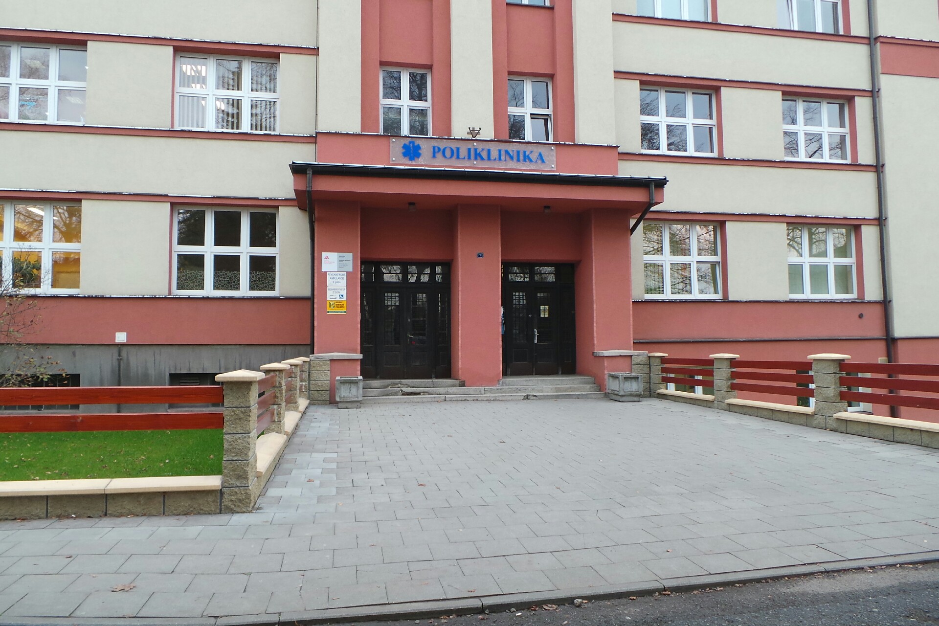 MUDr. Tomáš Henner