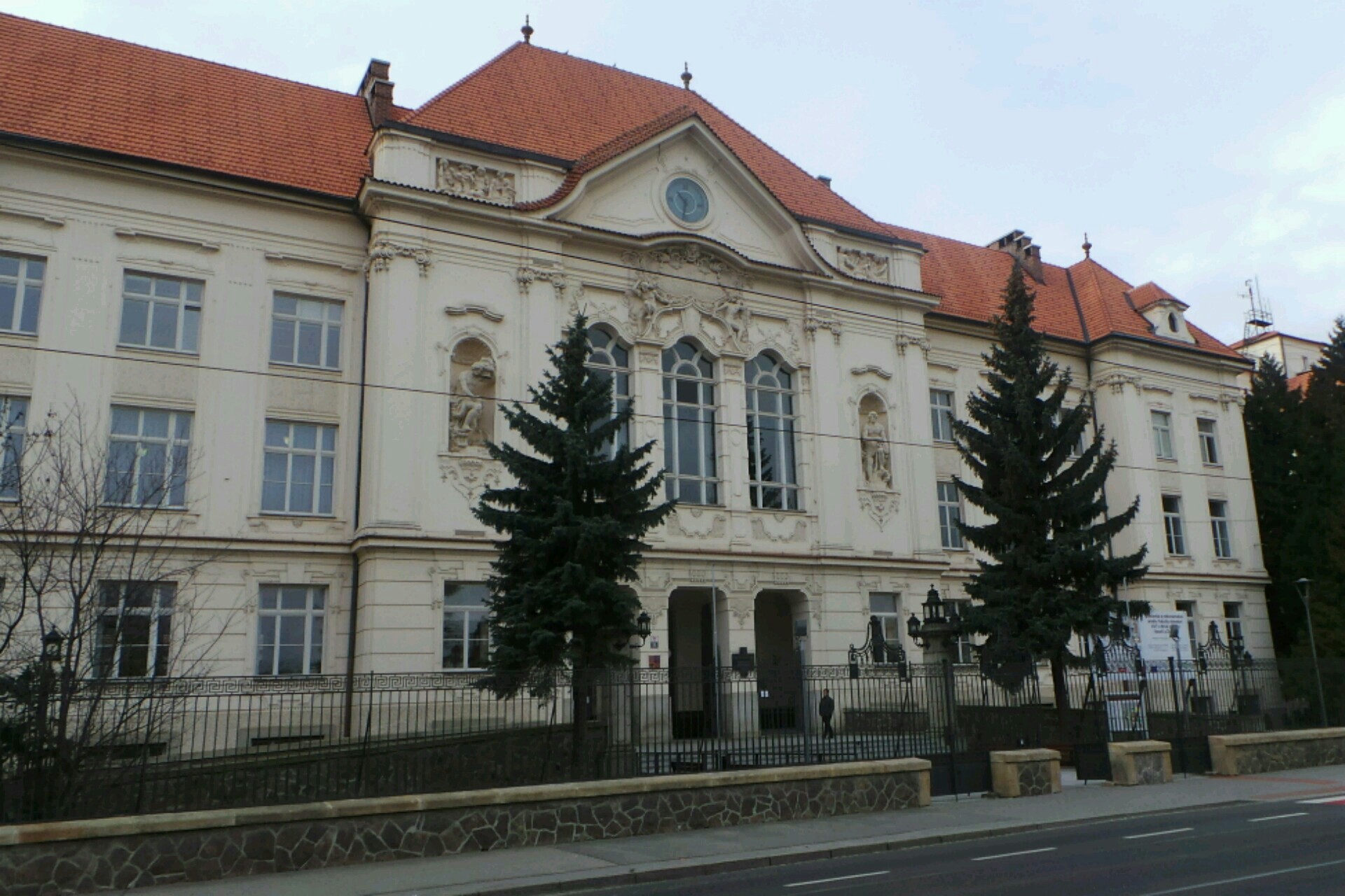 Vysoké učení technické v Brně - Ústav stavební ekonomiky a řízení Fakulty stavební