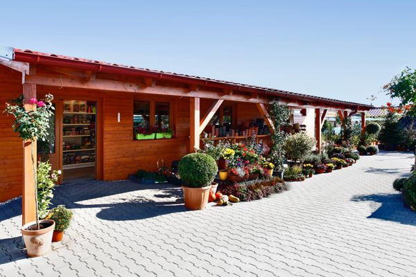 Zahradnictvi Kurim (Zahradnictví Kuřim, vaši zahradu, Kuřim máme, mnoho dalších, Zahradnictví Kuřim máme) Zahradnictvi Kurim