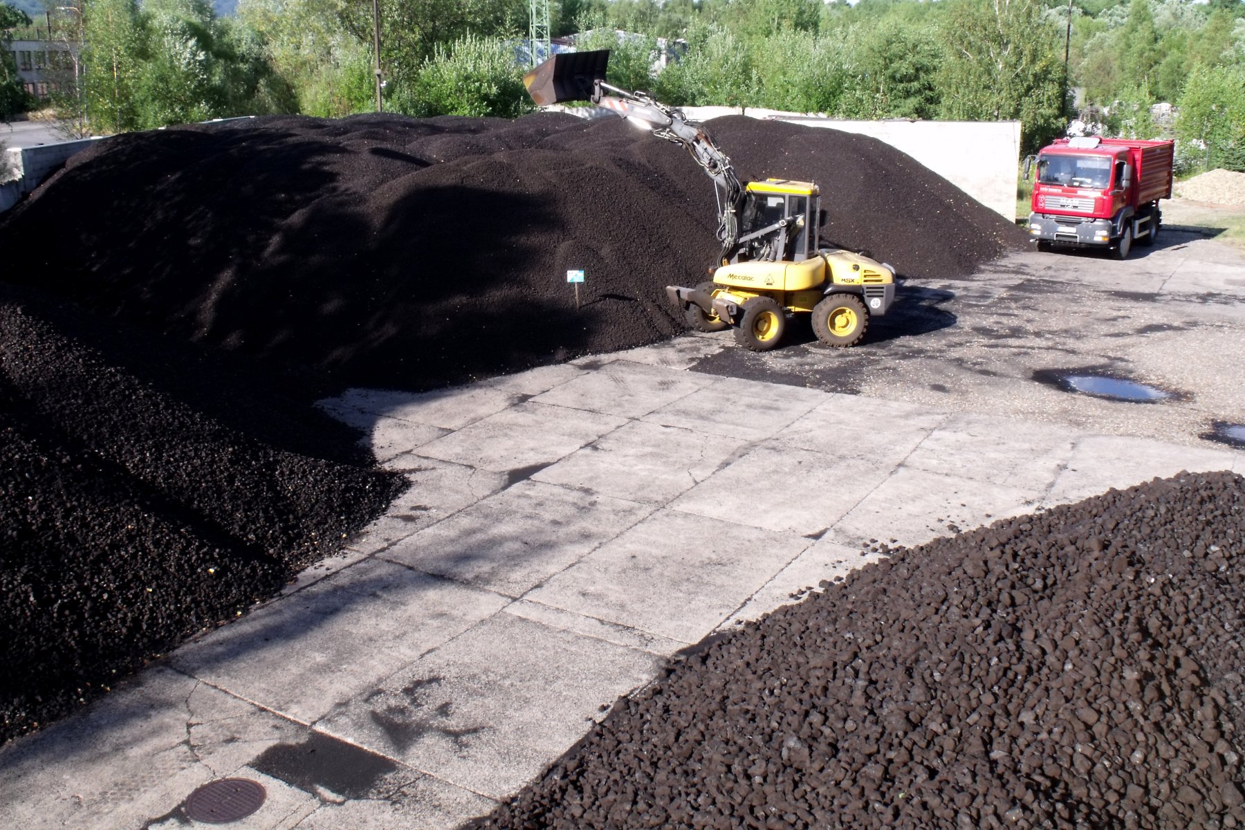 UHELNÉ SKLADY - Hlaváč, spol. s r.o. foto 2