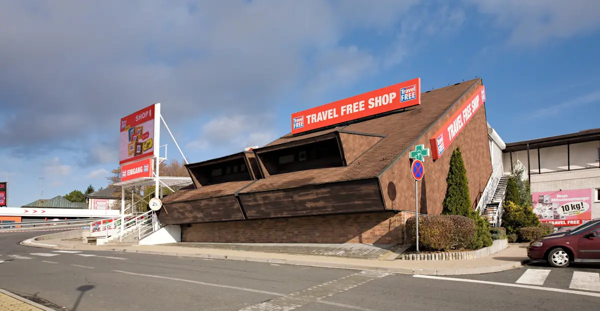 TRAVEL FREE SHOP