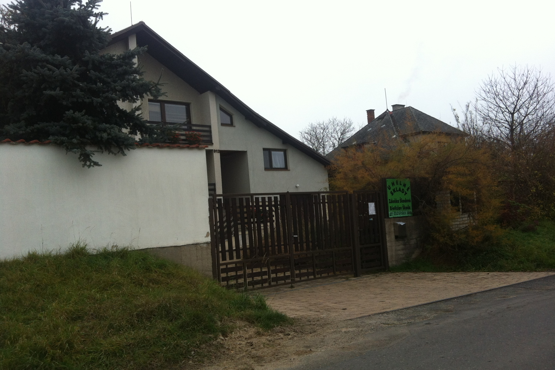 Zdeňka Škodová - UHELNÉ SKLADY