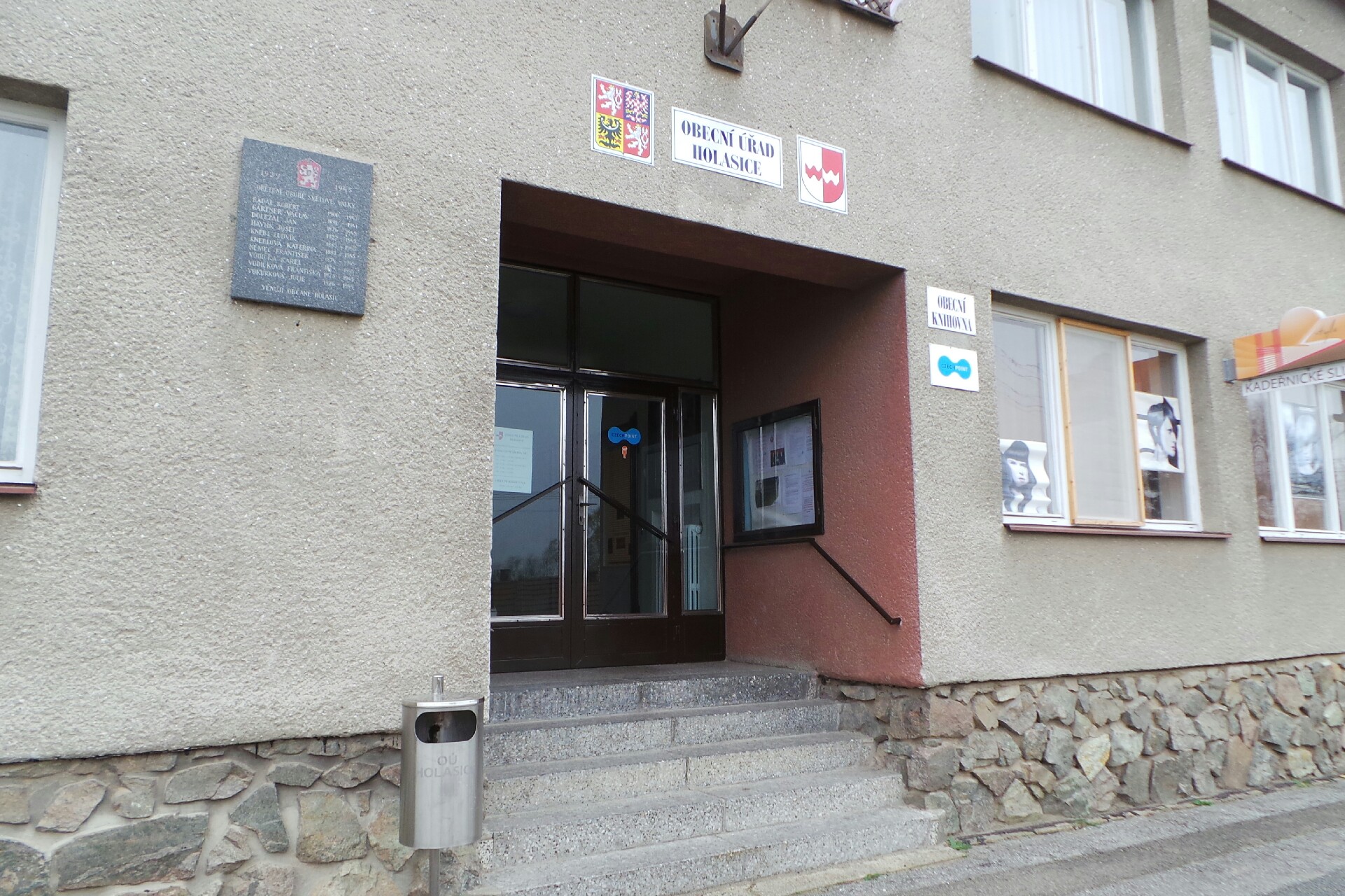 Obecní knihovna Holasice