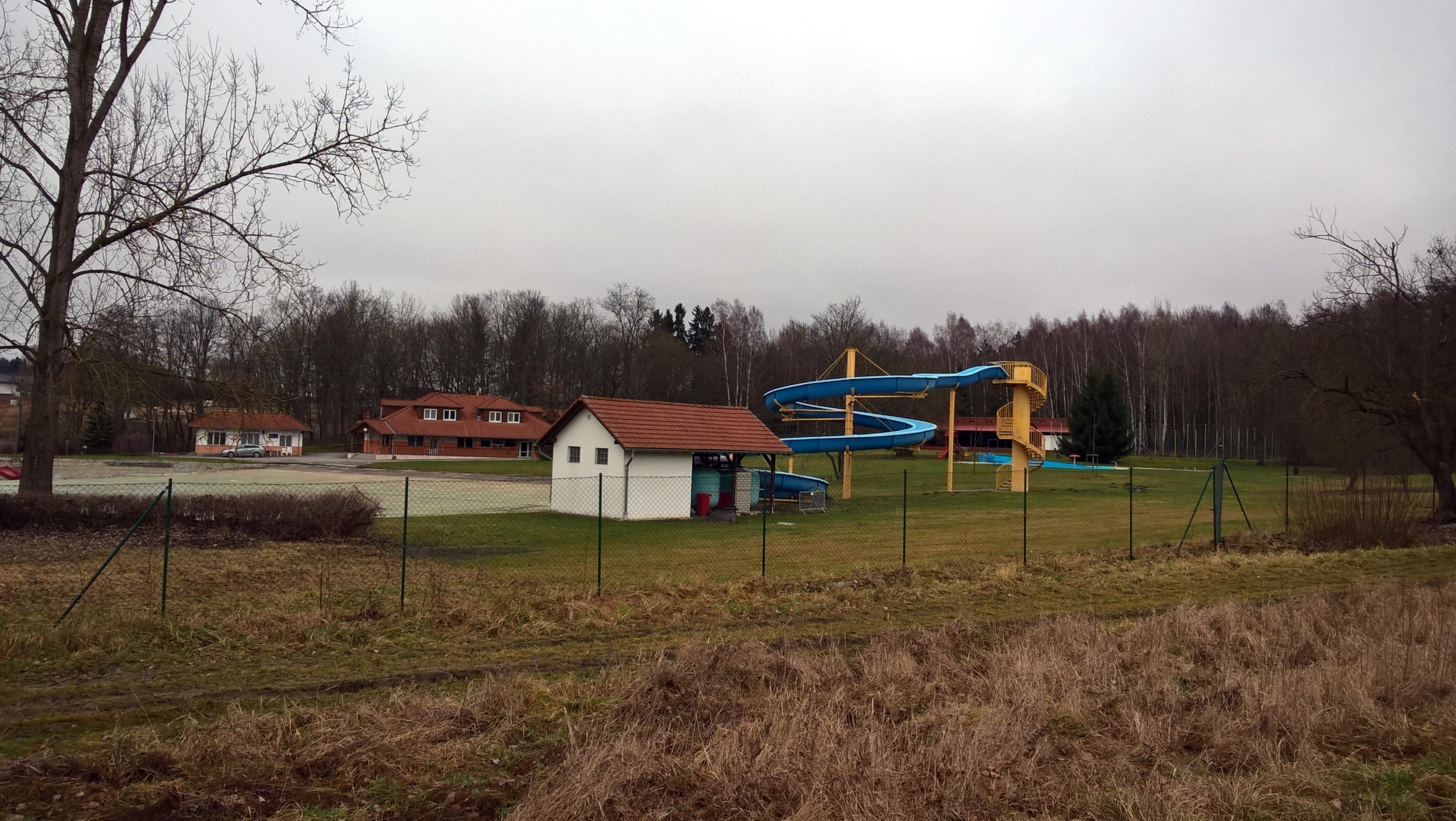 Koupaliště Planá foto 2
