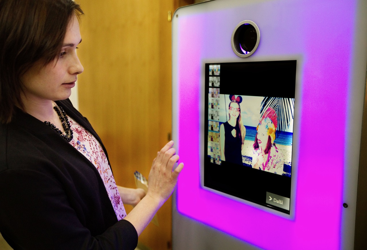 Selfiebot - Fotokoutek na Vaši akci foto 4