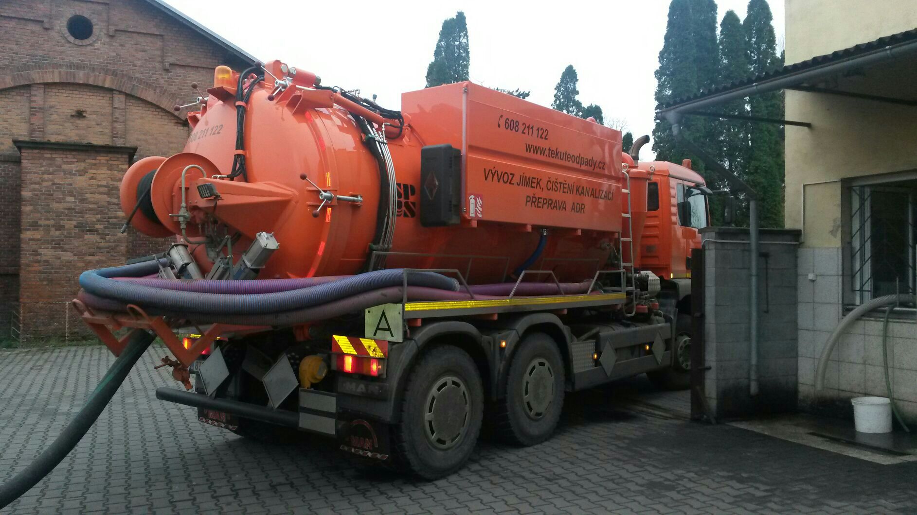 Ondřej Pavel - Tekuté odpady foto 3