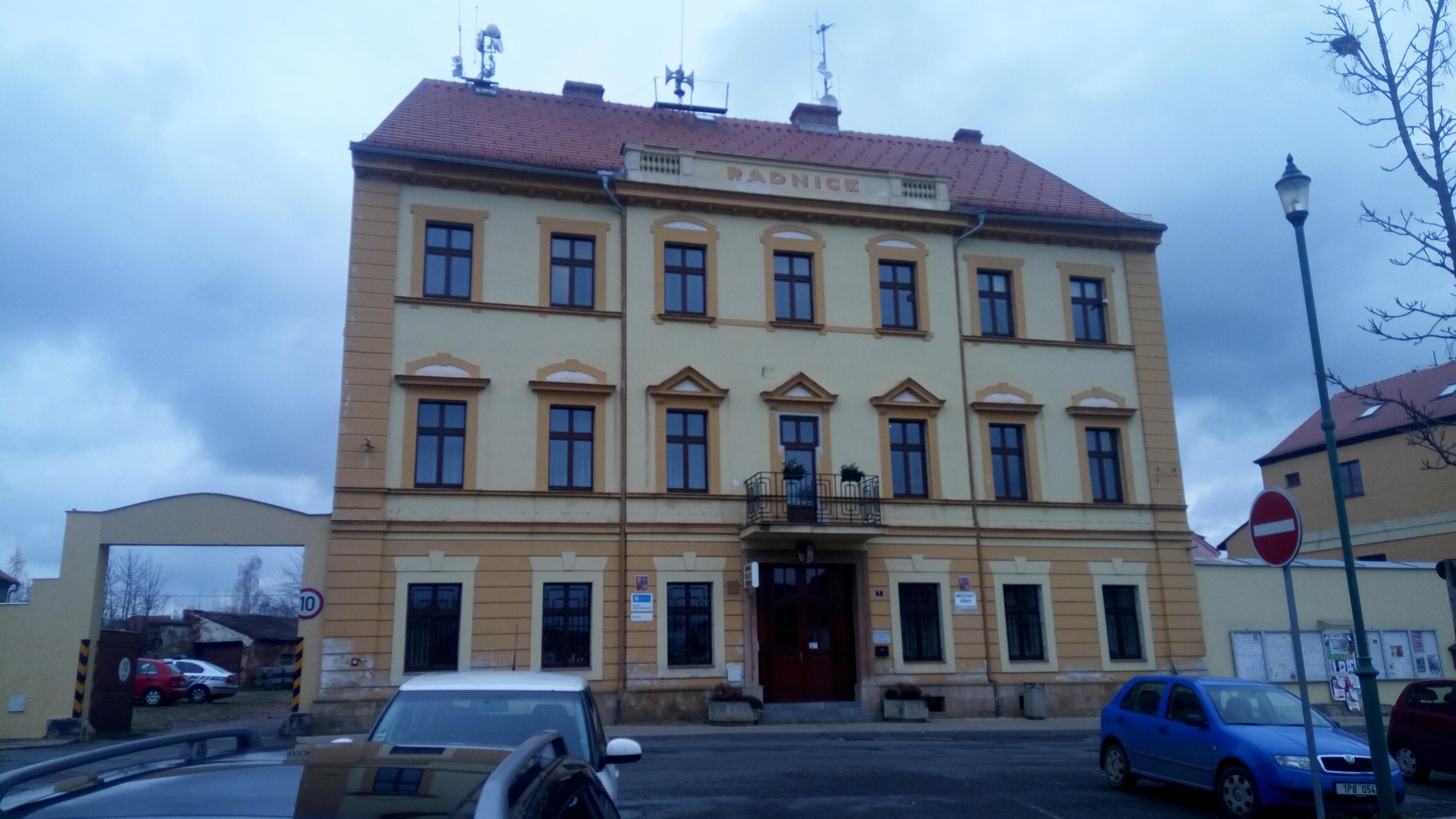 Město Touškov - městský úřad foto 2