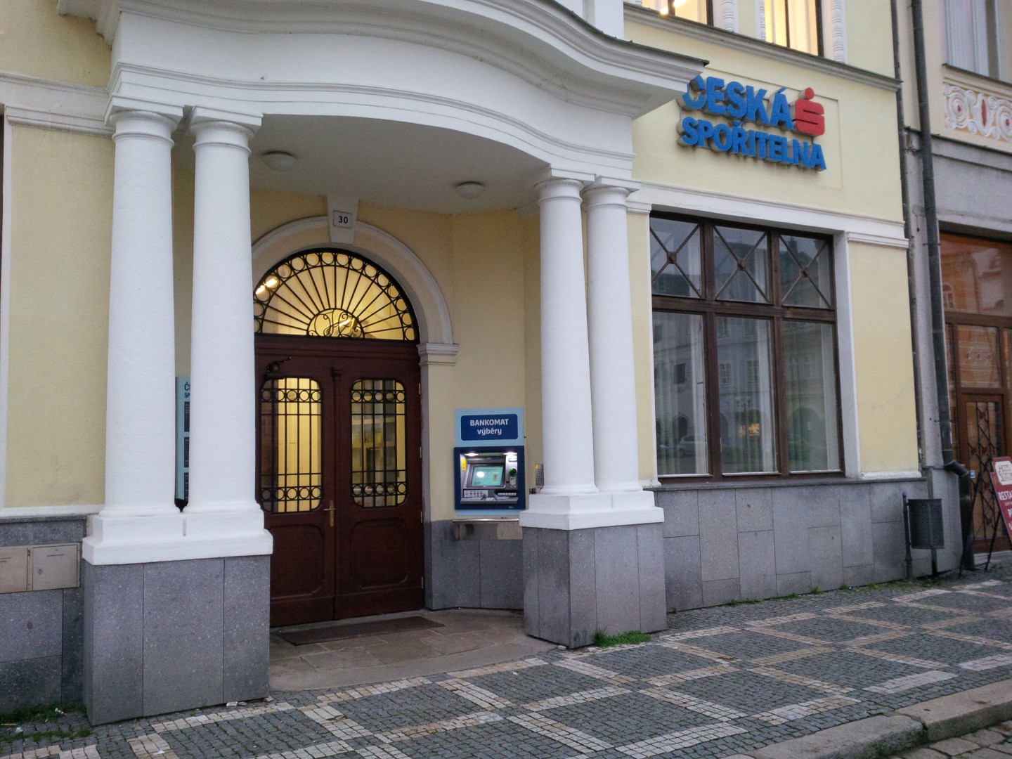 Bankomat České spořitelny foto 2