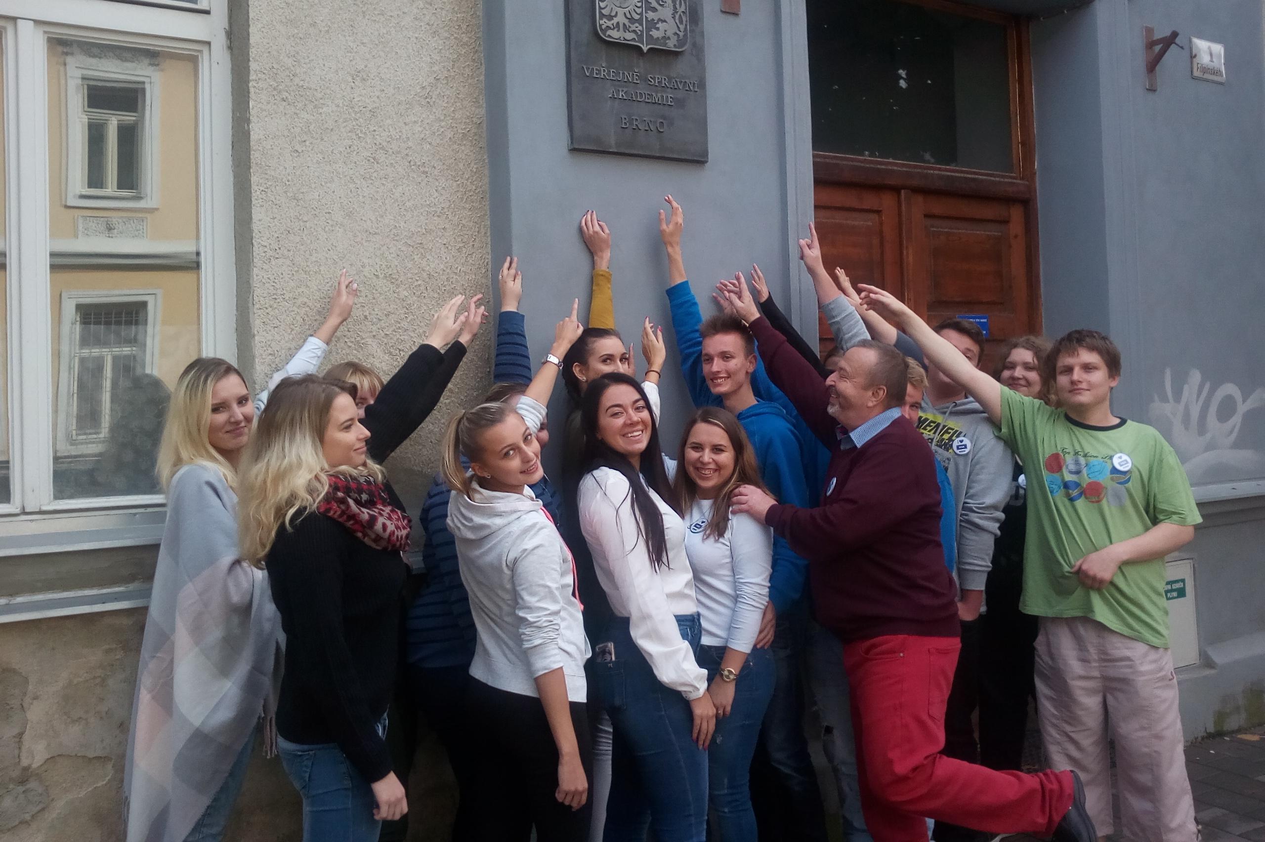 Veřejně správní akademie - vyšší odborná škola, s. r. o.