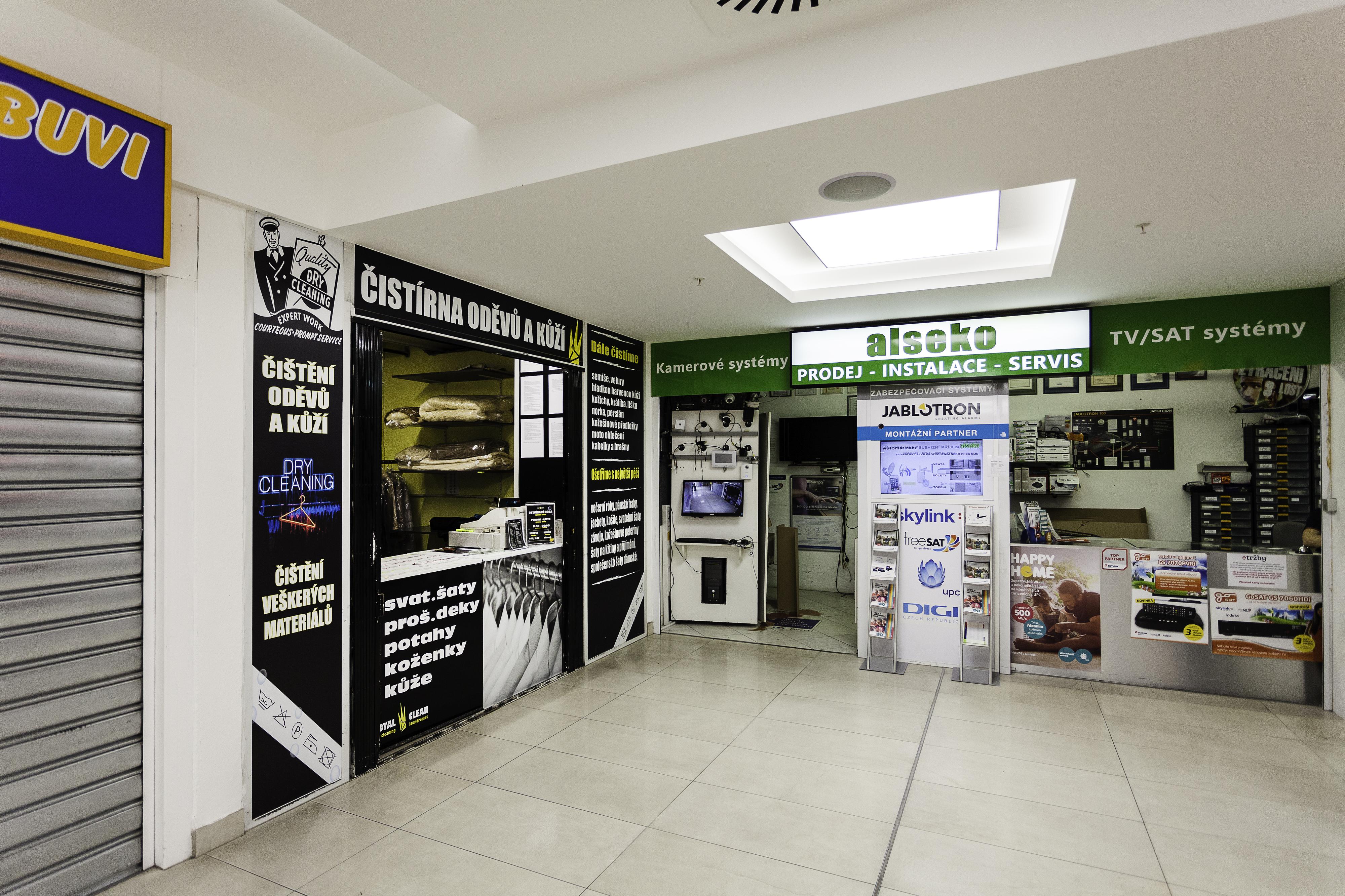 Čistírna oděvů ROYAL CLEAN foto 3