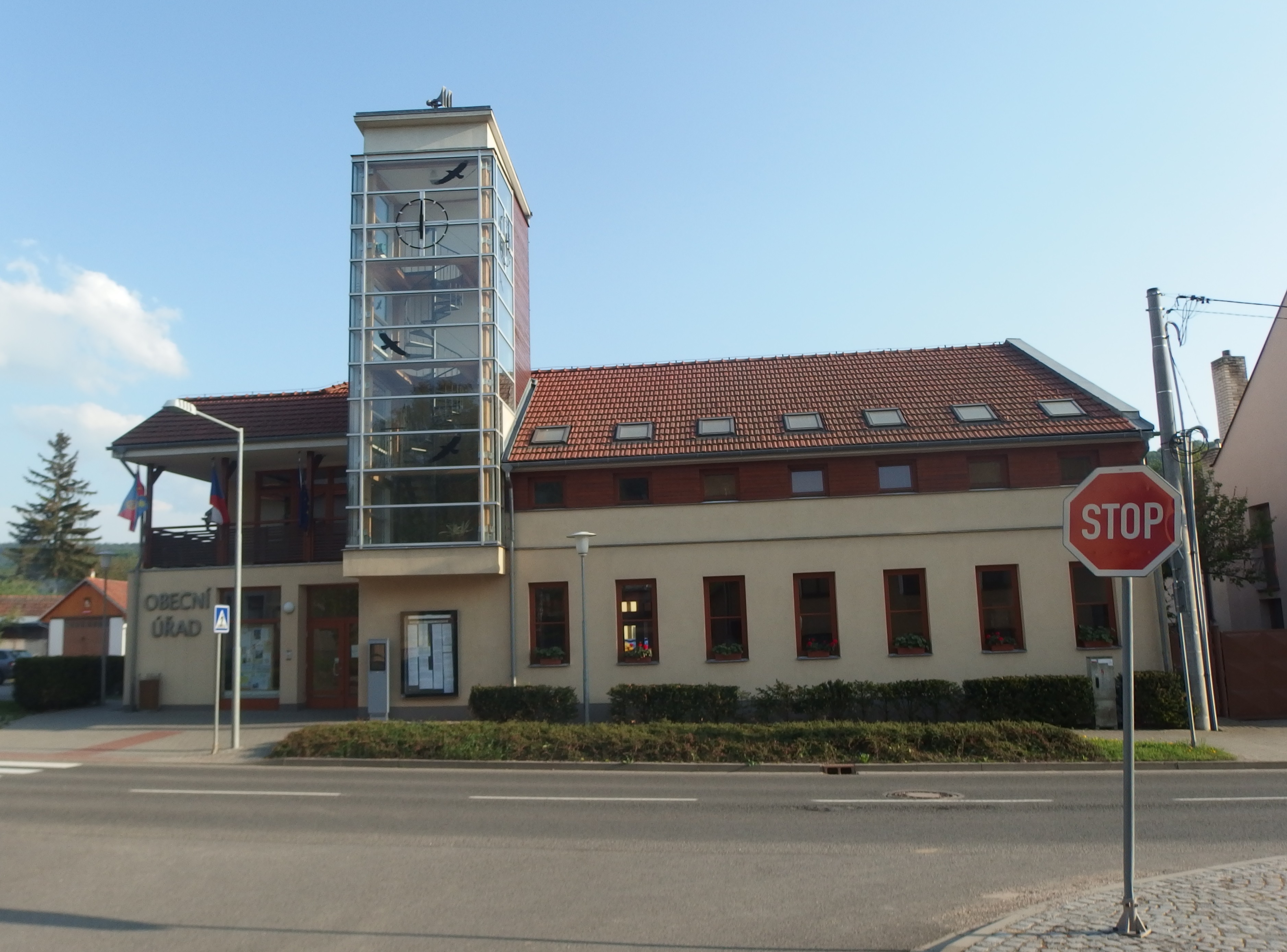 Pitín - obecní úřad foto 2