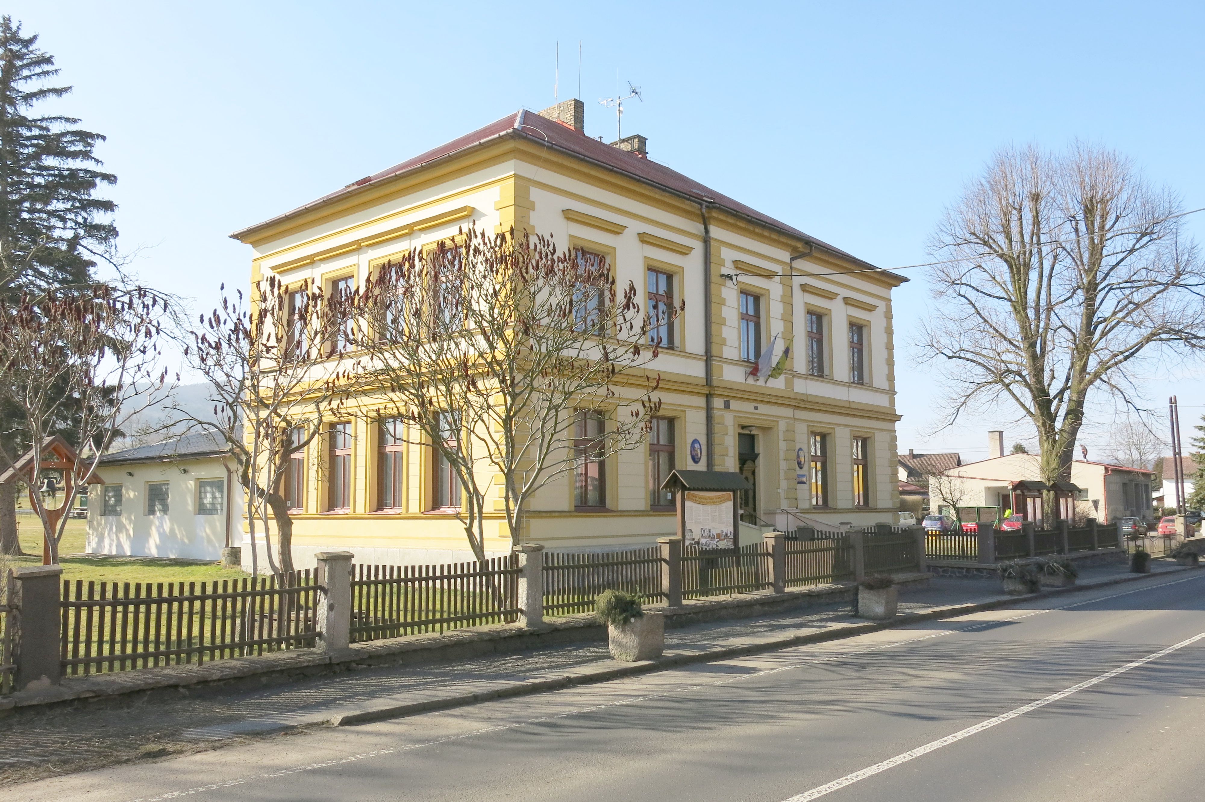 Stružnice - obecní úřad foto 2