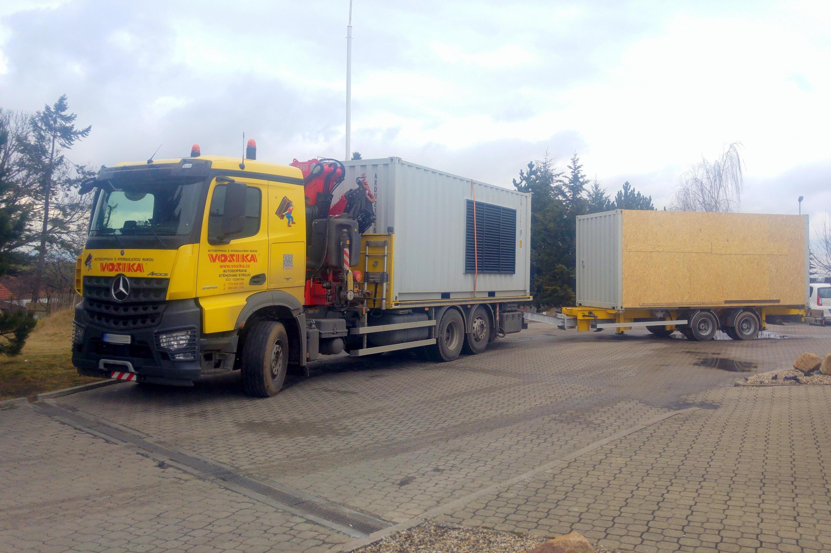 VOSIKA - Stěhování strojů, autodoprava s hydraulickou rukou