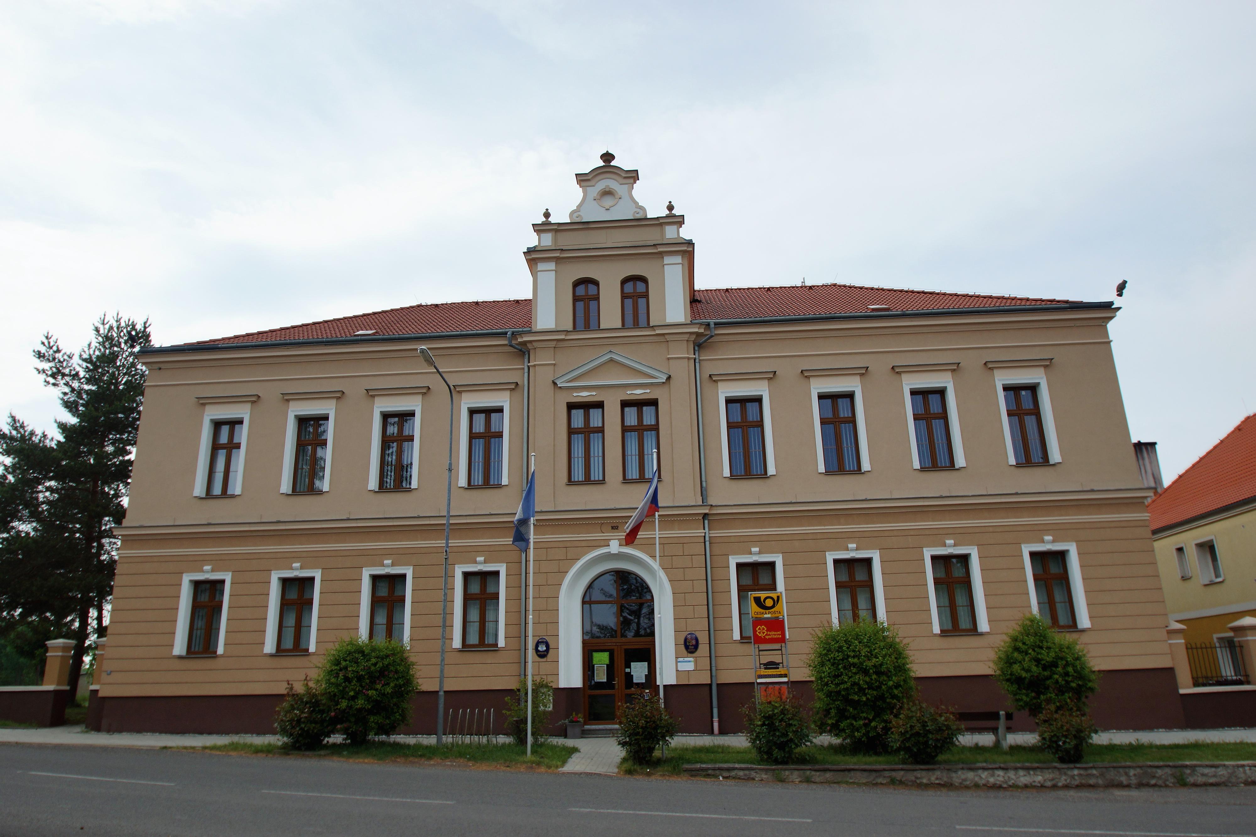 Nepomyšl - úřad městyse foto 3