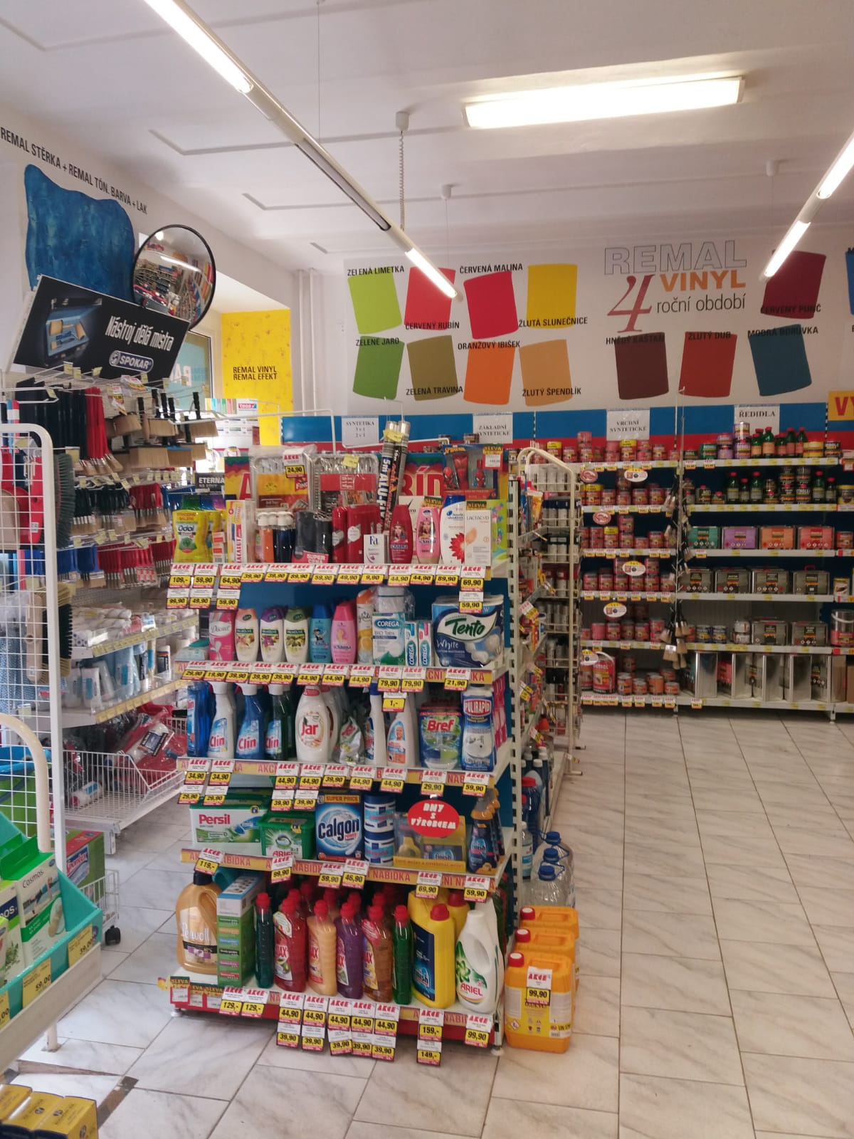 BARVY A LAKY DROGERIE foto 4
