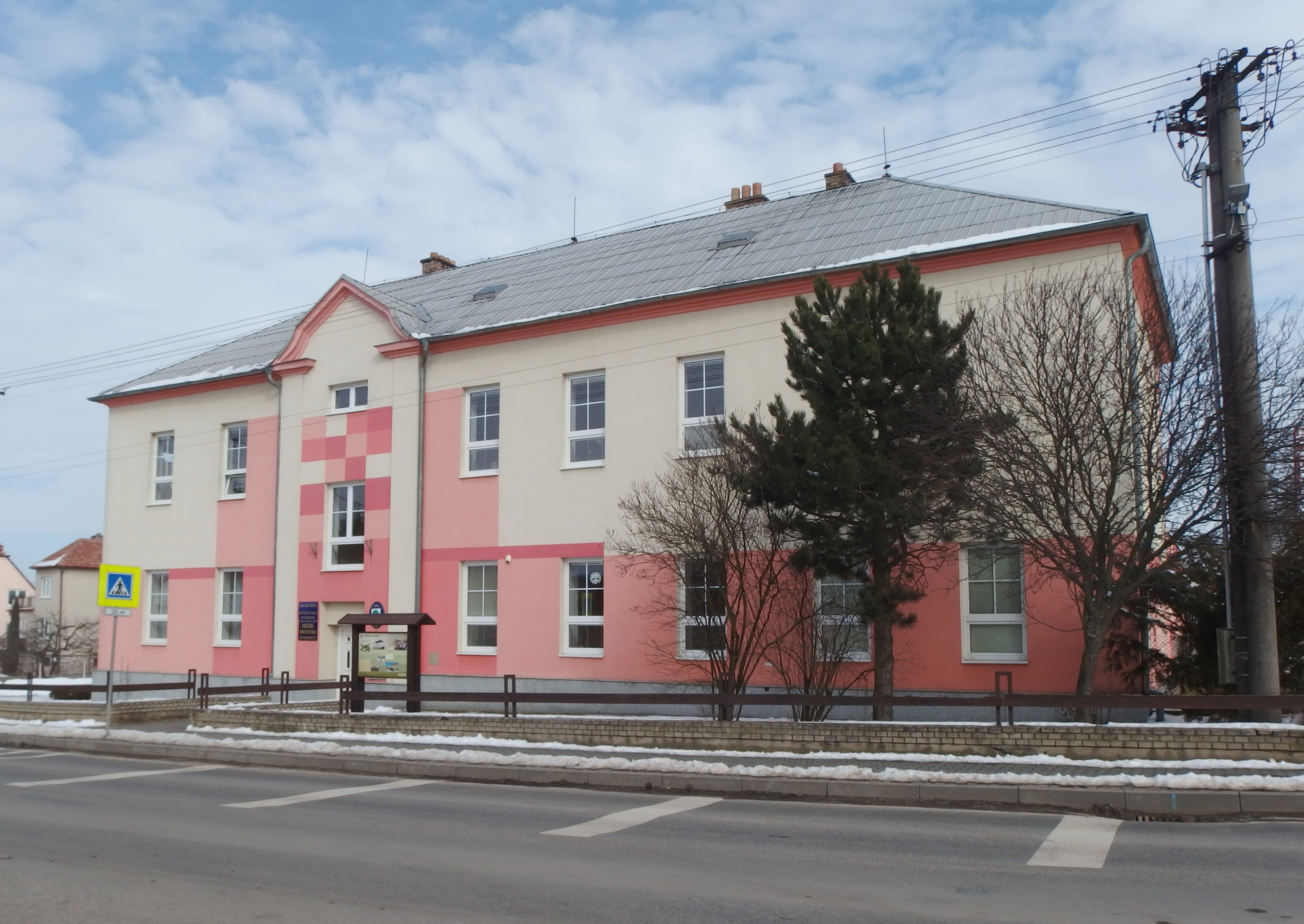 Základní škola Kotvrdovice foto 2