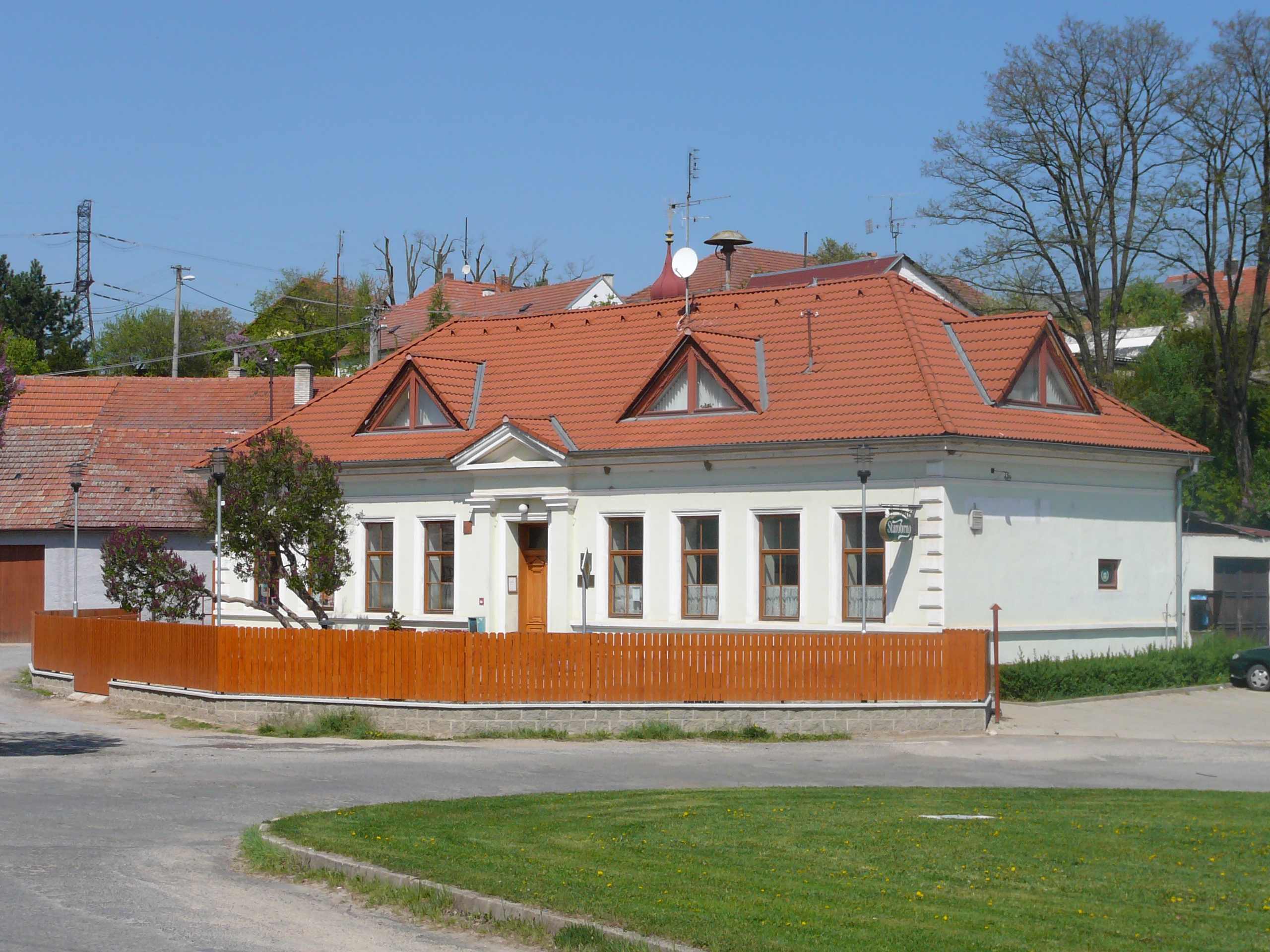 Hvozdec - obecní úřad foto 2