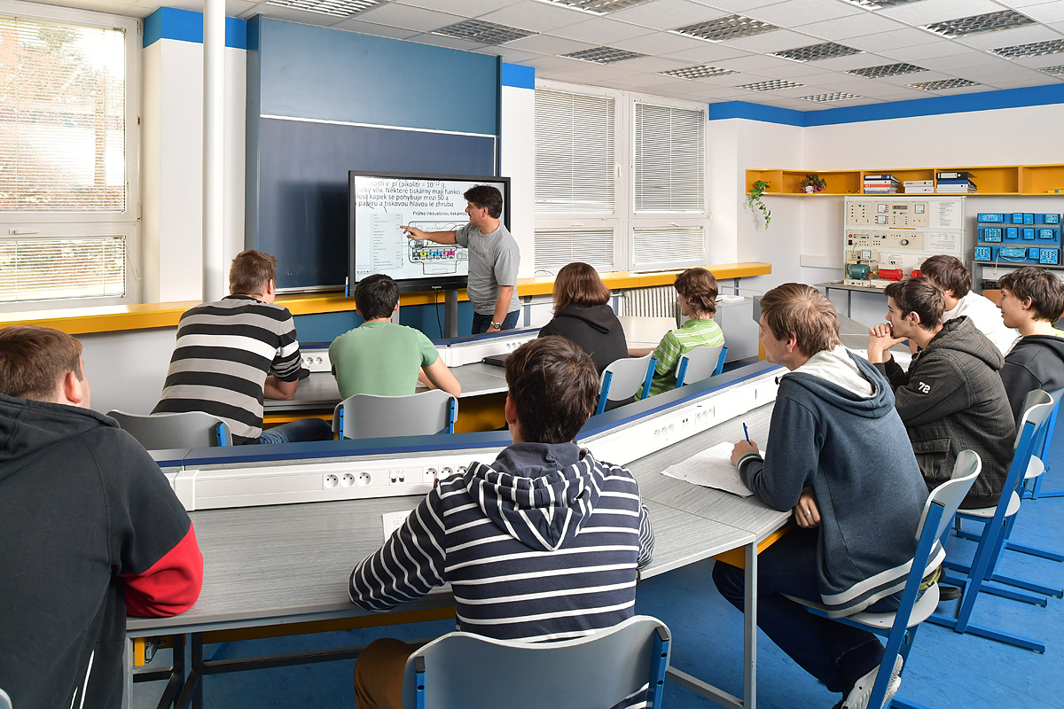 Sezimácká střední  / VOŠ, SŠ, COP Sezimovo Ústí foto 3