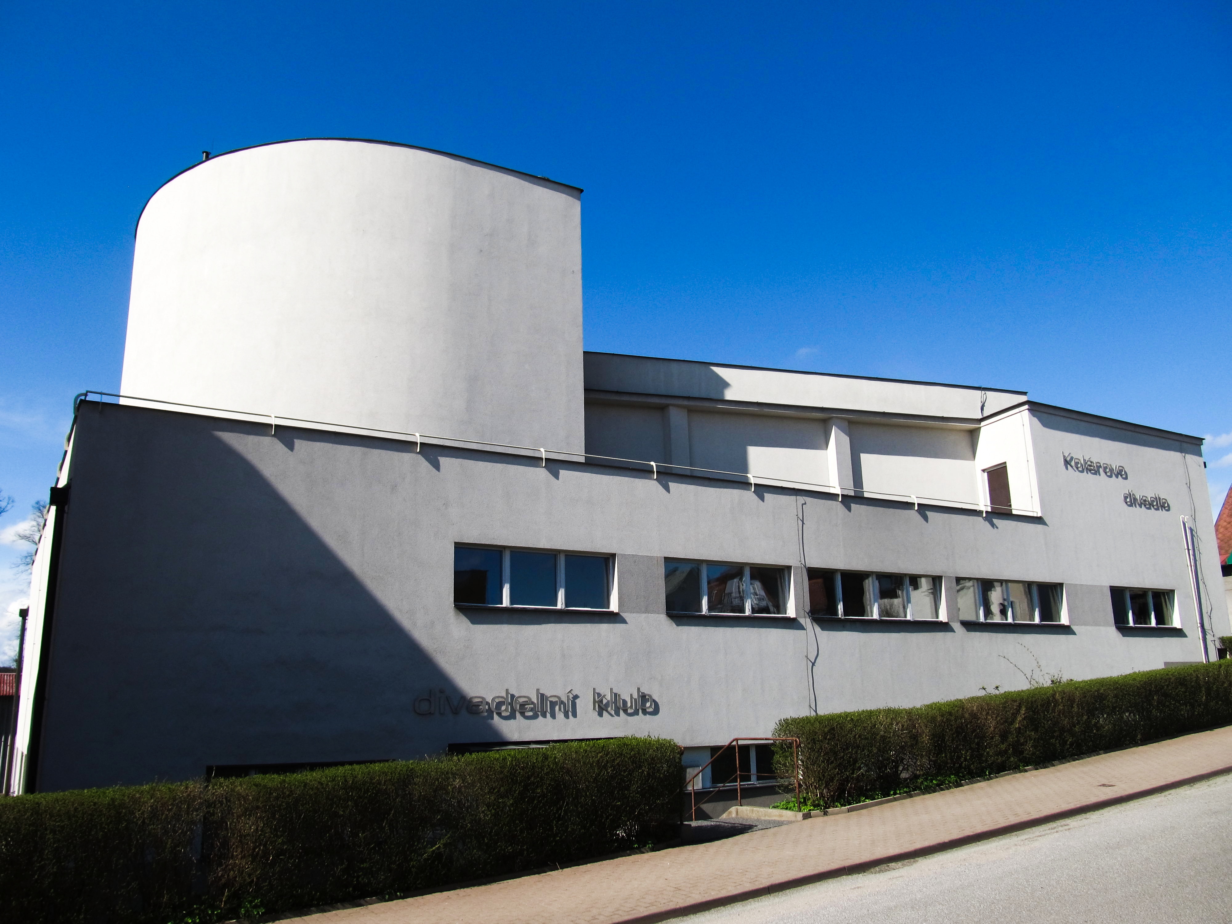 Kolárovo divadlo foto 2