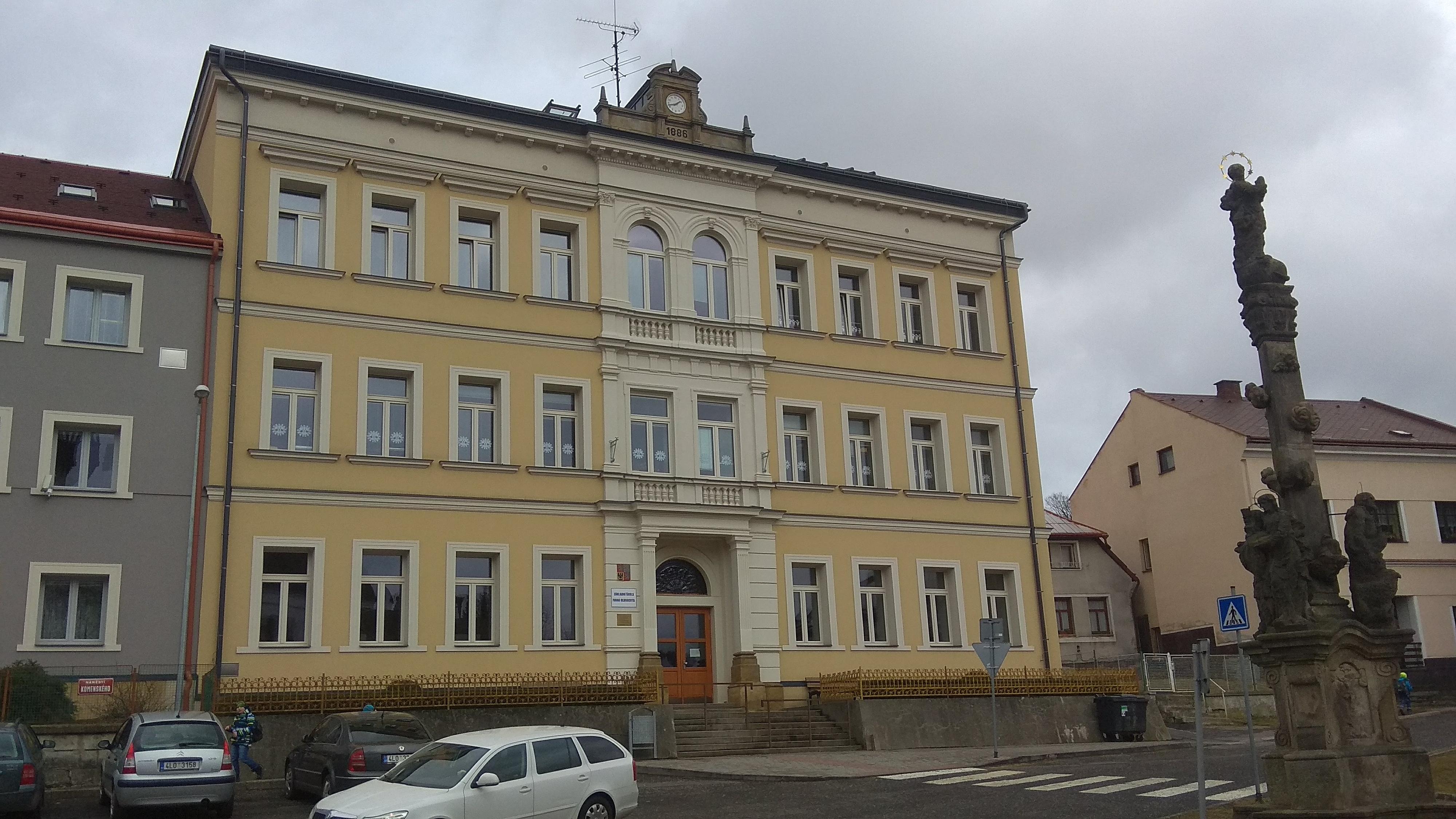 ZŠ Ivana Olbrachta Semily, Komenského náměstí foto 2