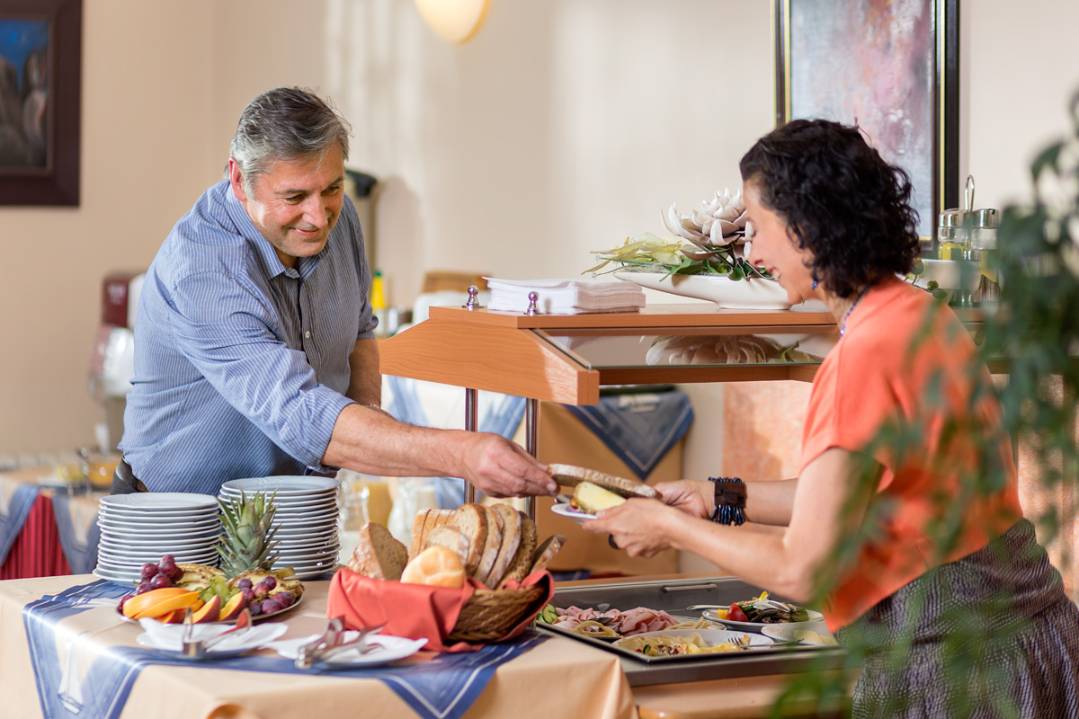 SIRNATÉ LÁZNĚ Ostrožská Nová Ves foto 3