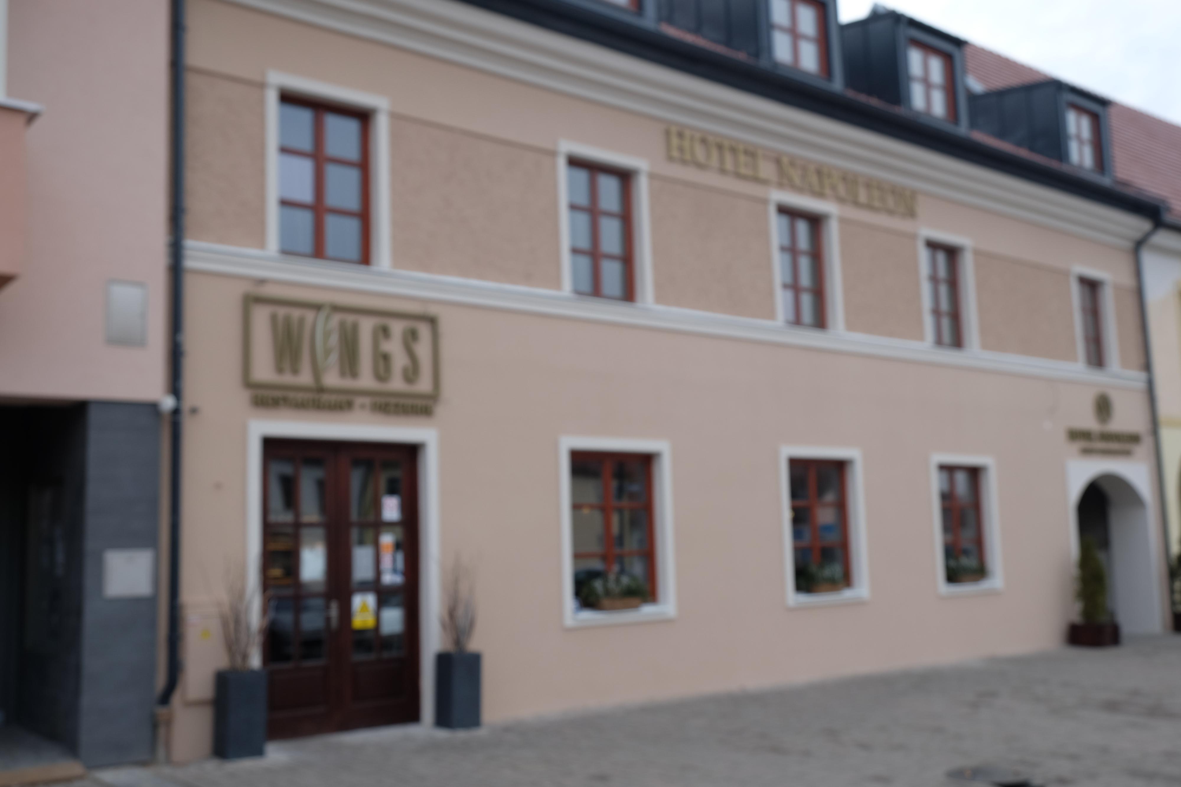 Wings cafe a restaurant foto 2