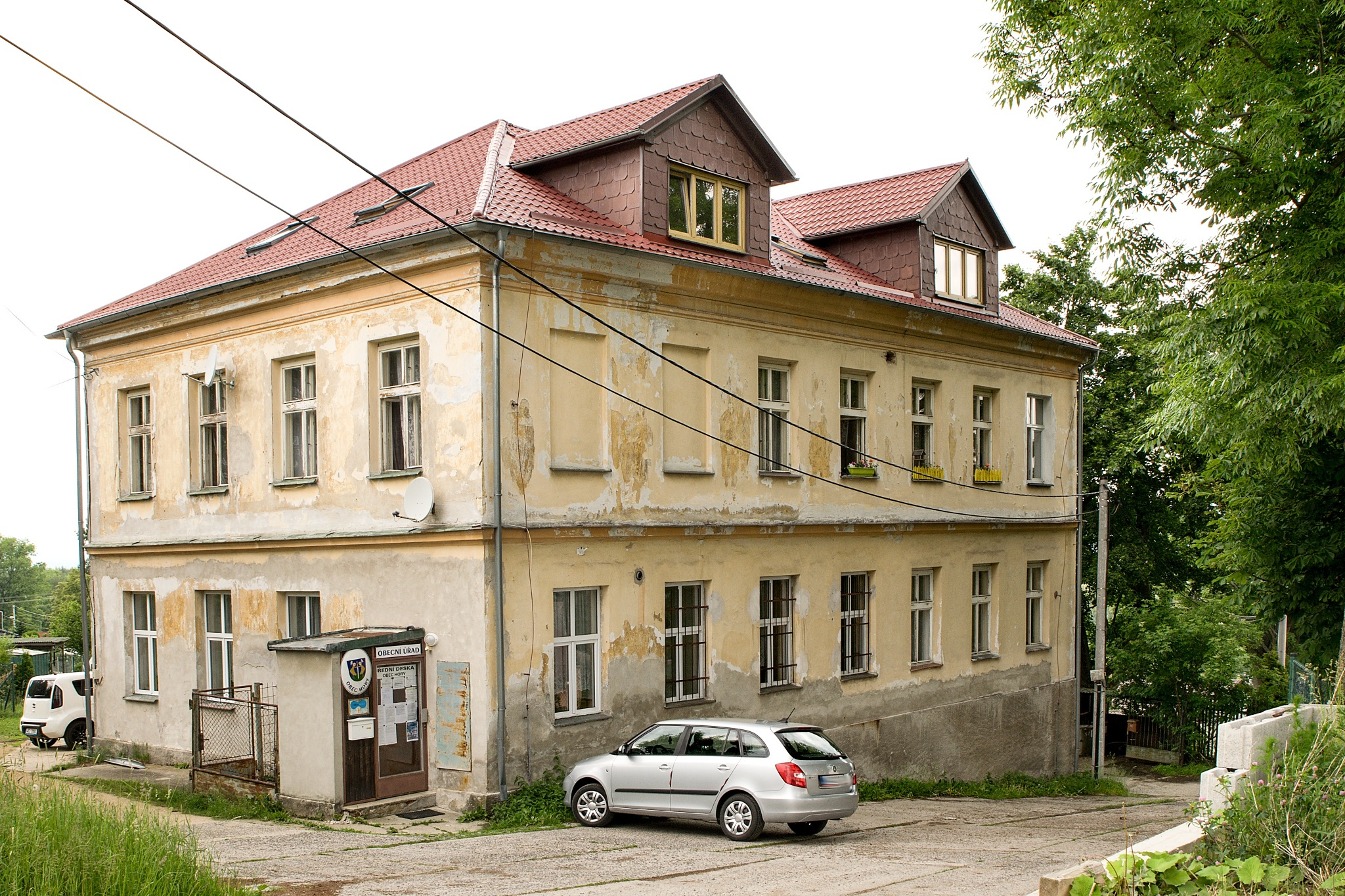 Hory - obecní úřad foto 3