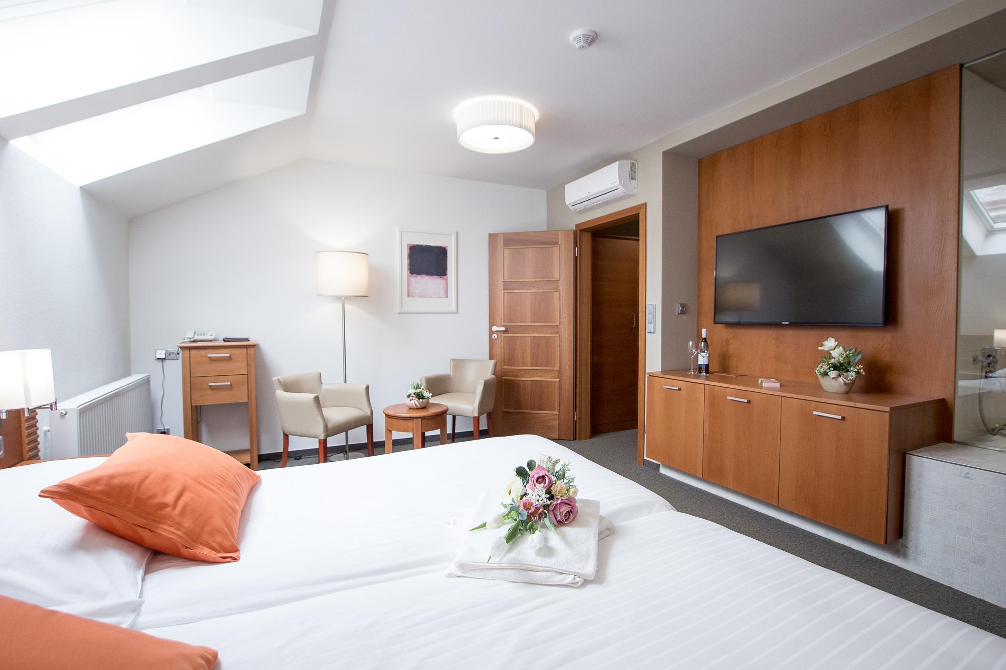 Hotel a Restaurace Pod Věží