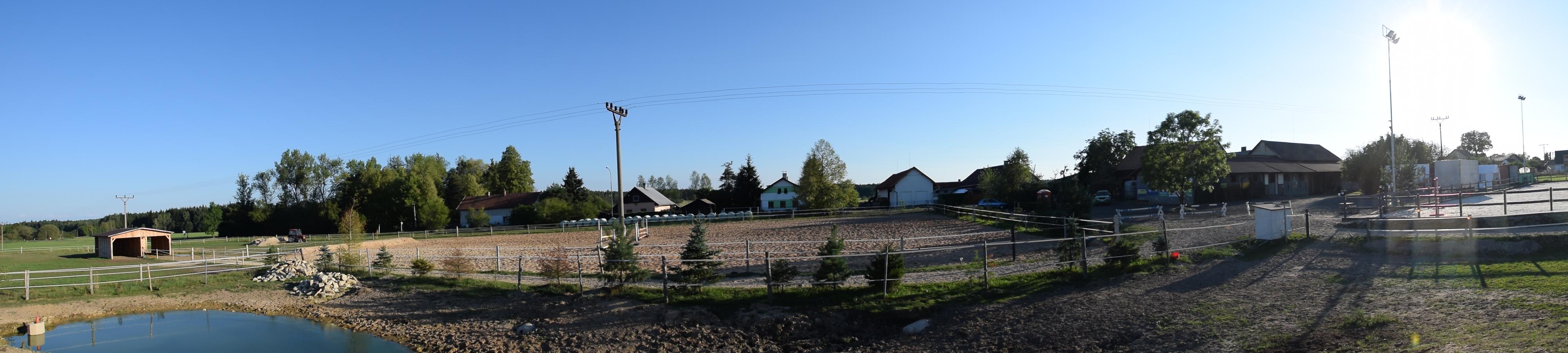 Hřebčín mezi lesy - Jezdecká stáj Dolní Jelení
