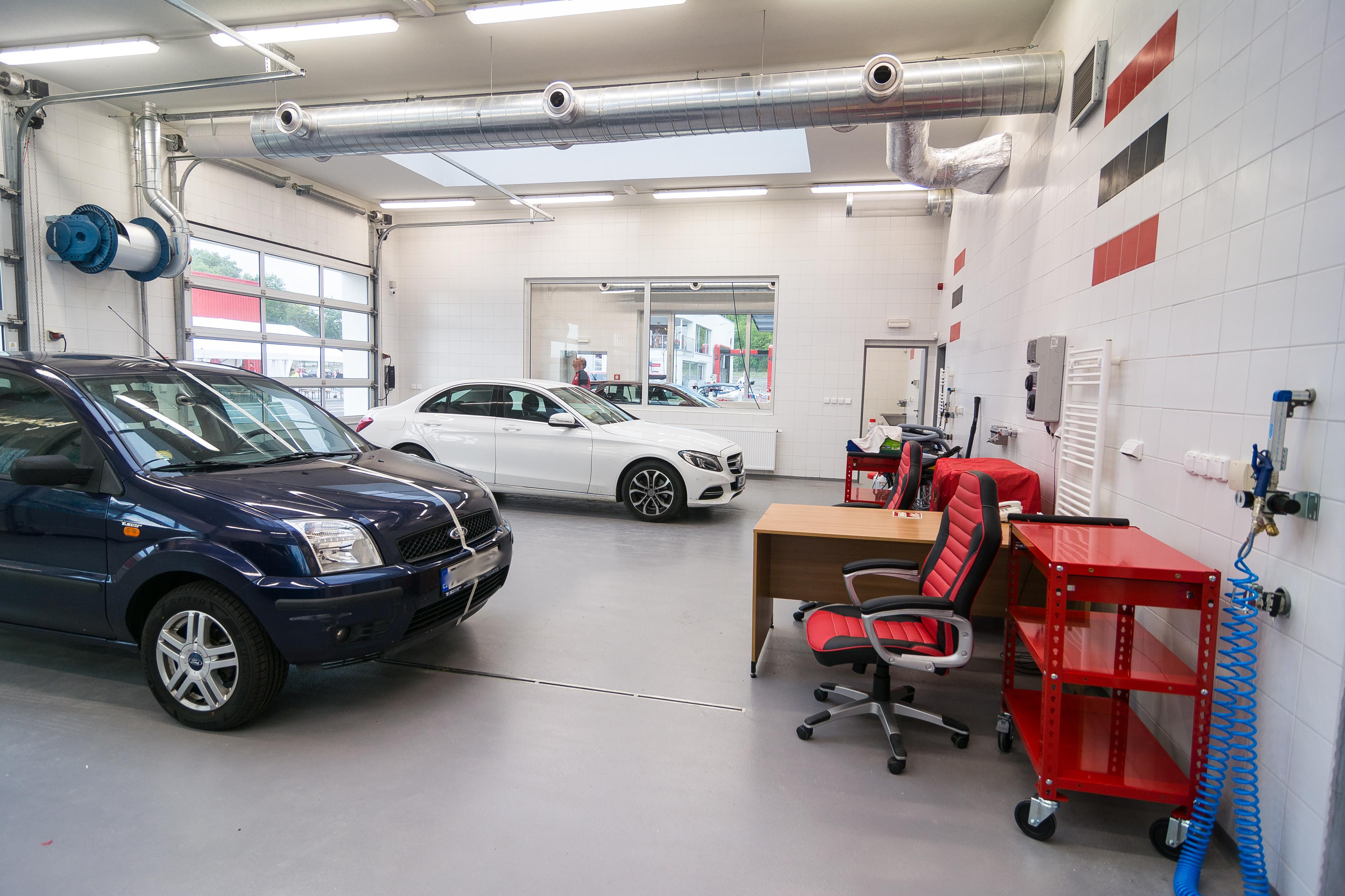 Mycí centrum a auto/pneuservis REDBOX PARK foto 4