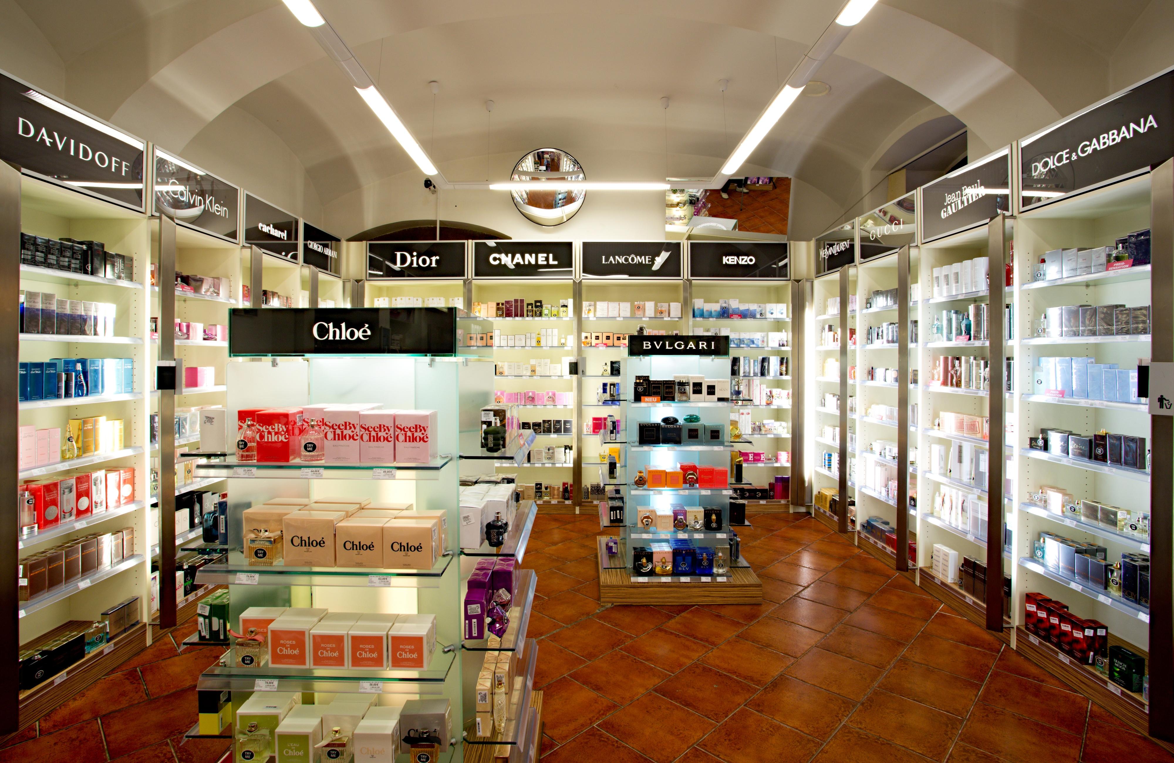 TRAVEL FREE SHOP foto 3