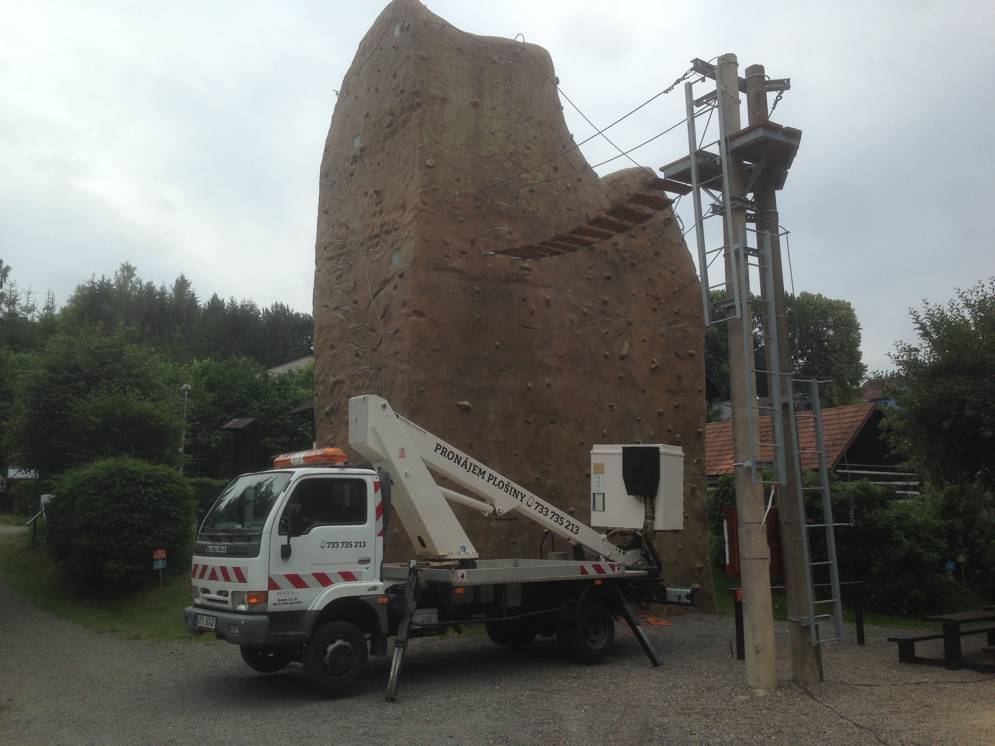 Pronájem plošin RESTOS s.r.o. foto 3