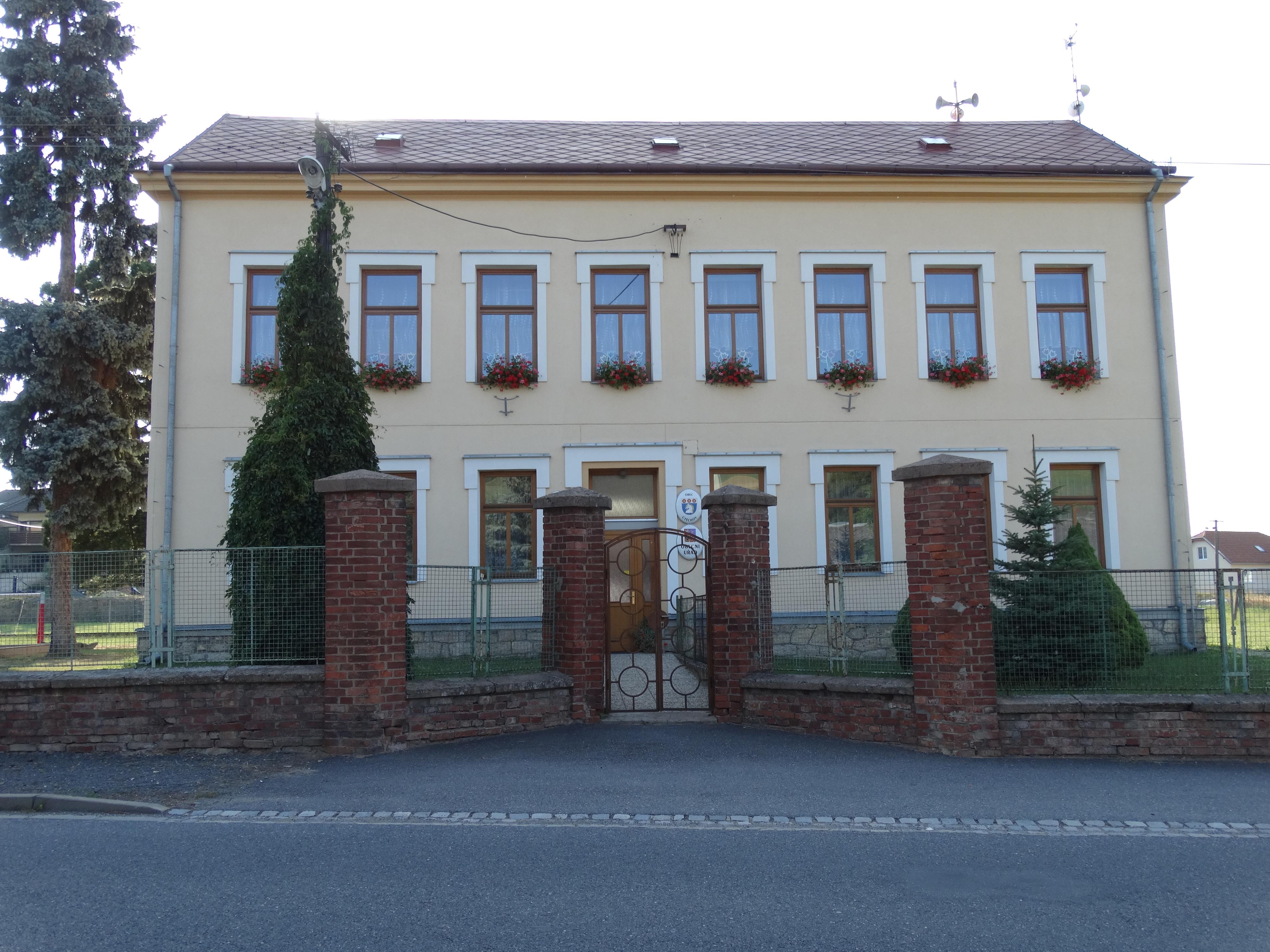 Obecní knihovna Útěchov foto 2