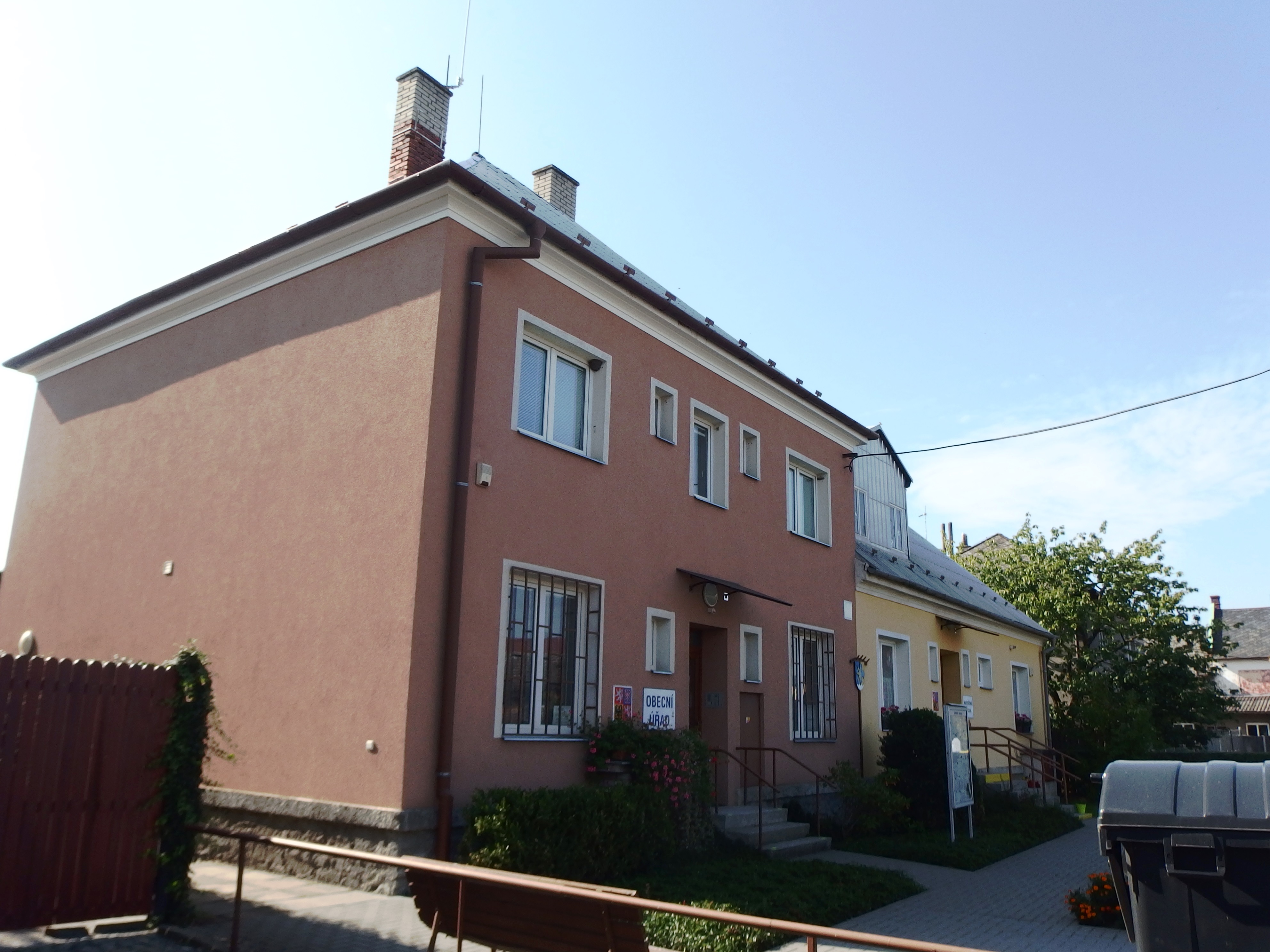 Babice - obecní úřad foto 2