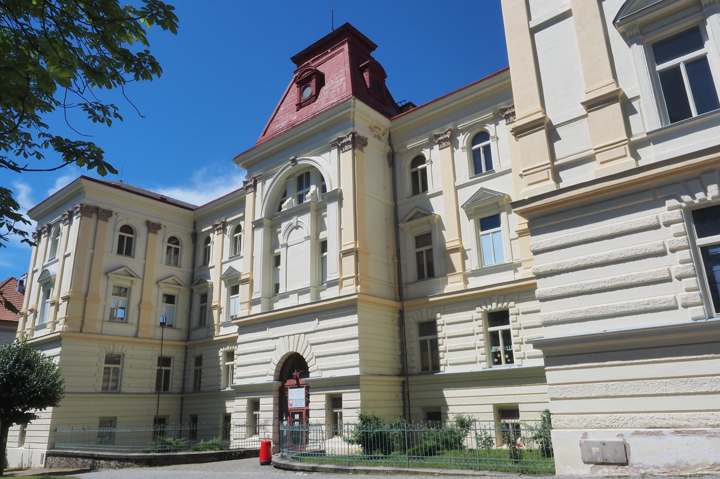 Ústav sv. Jana Nepomuka Neumanna Vysoké školy  zdravotníctva a sociálnej práce sv. Alžbety