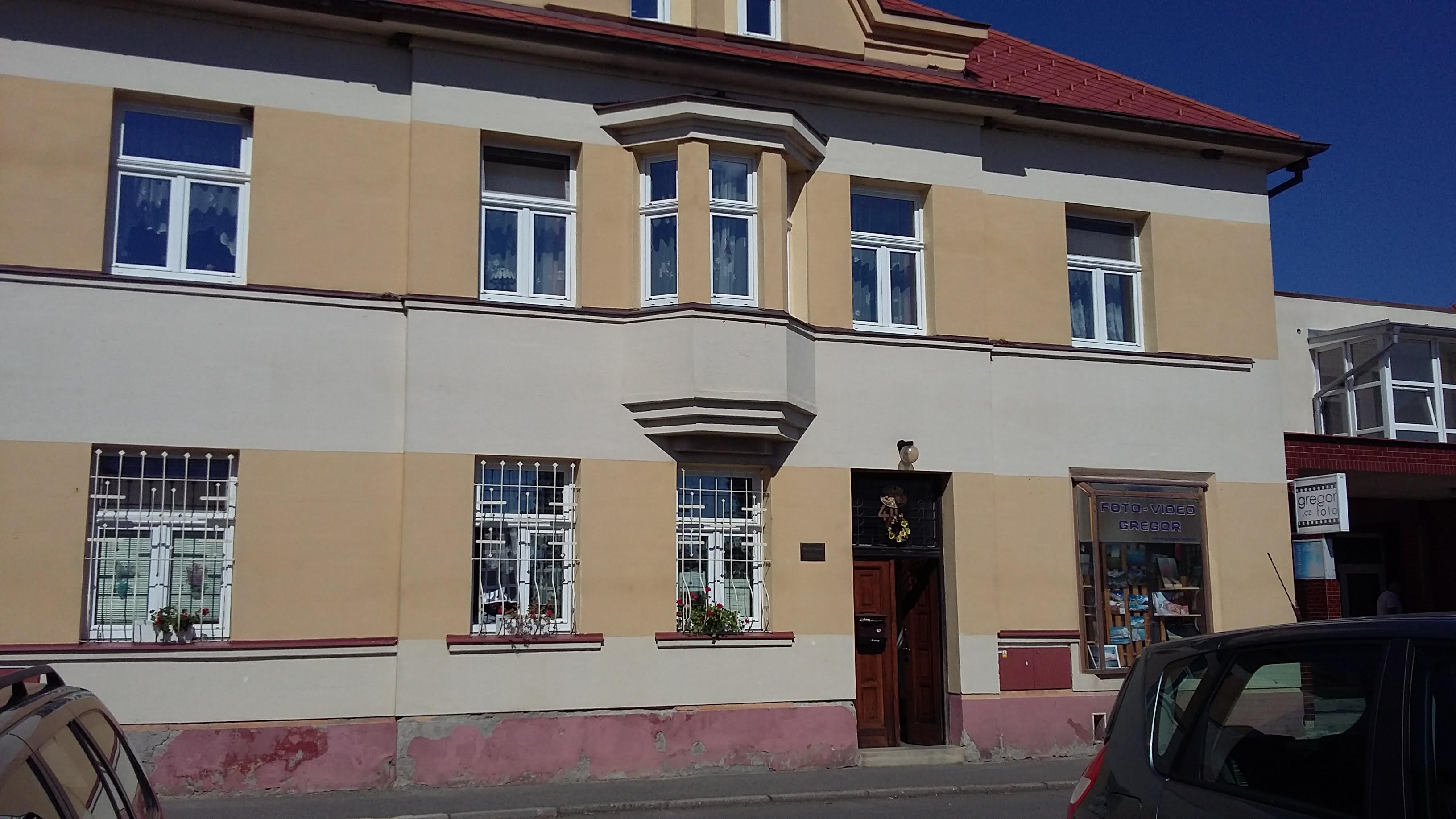 MUDr. Leonora Gregorová