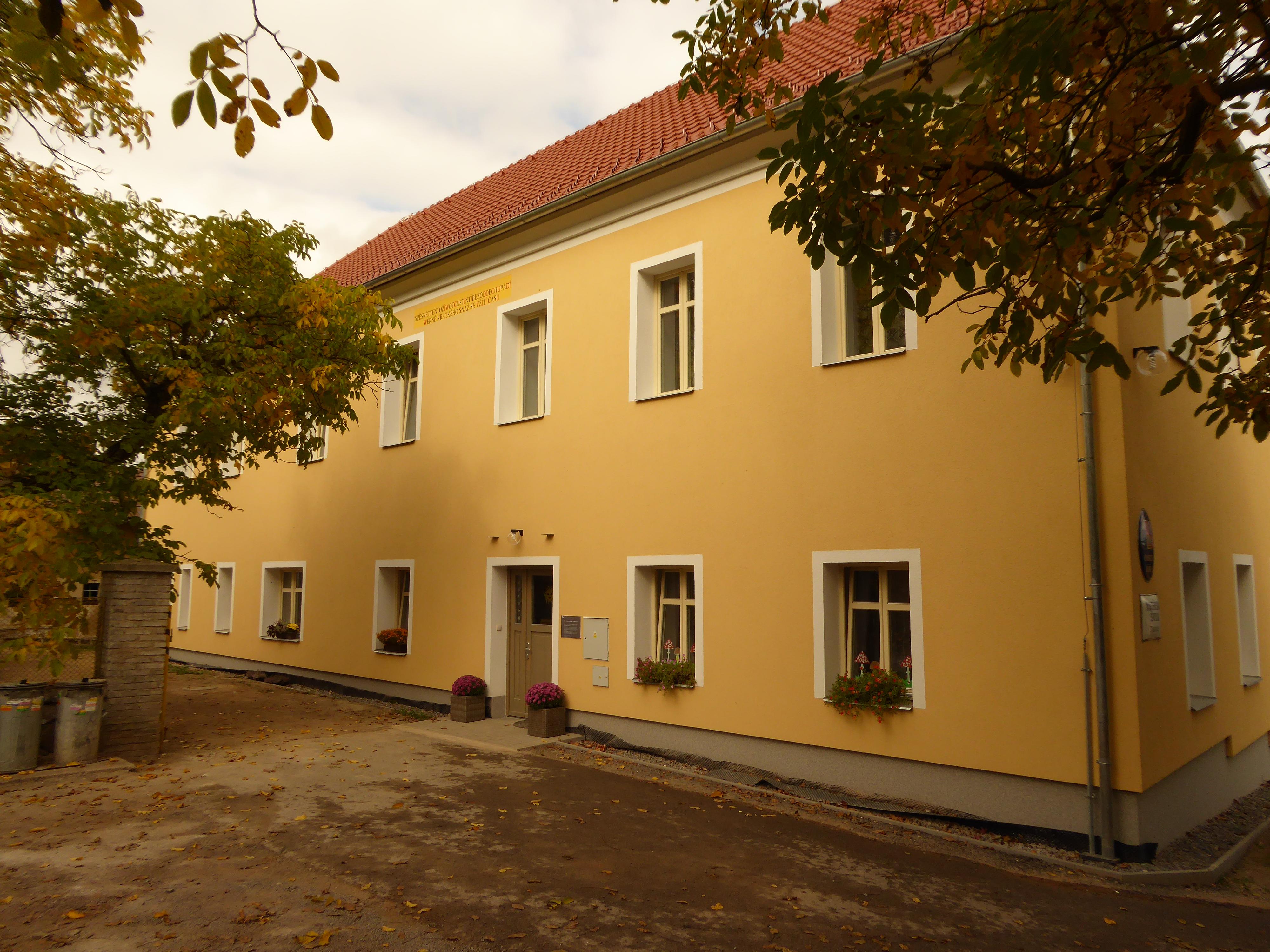 Třebsko - obecní úřad foto 2