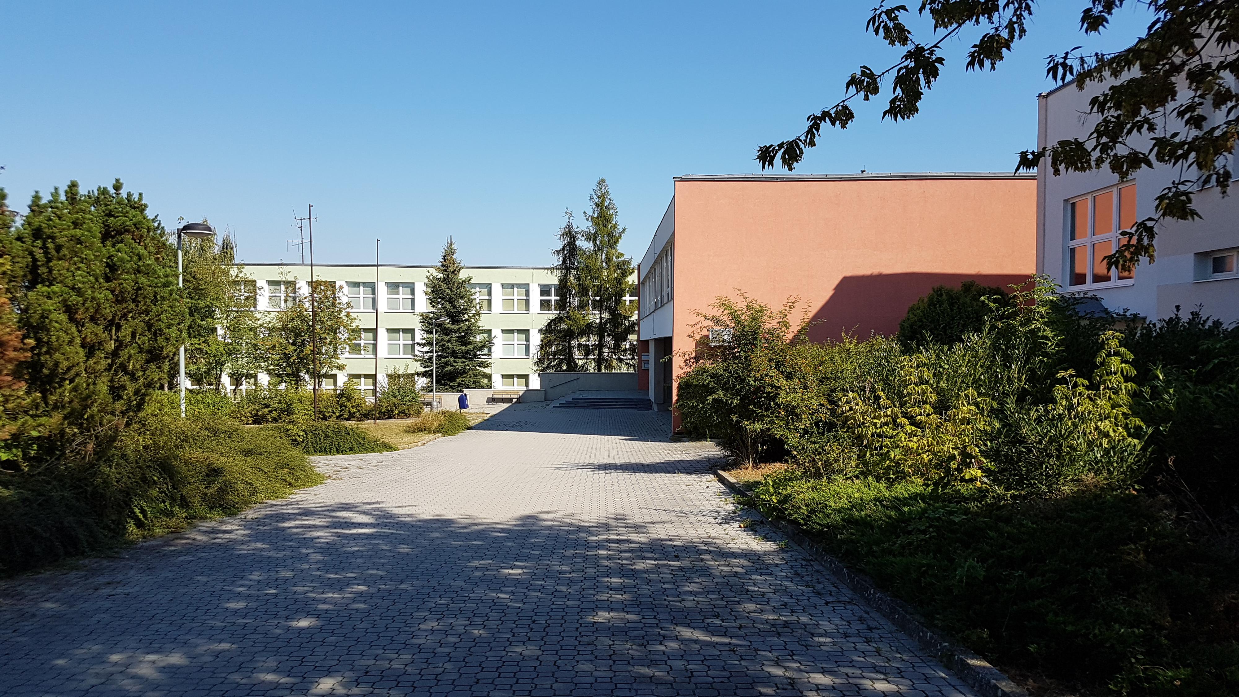 ZŠ Louny, Školní foto 3