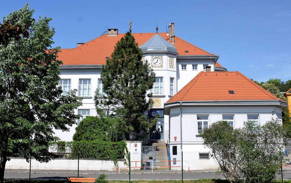 ART ECON - Gymnázium a Střední odborná škola Praha, s.r.o. foto 2