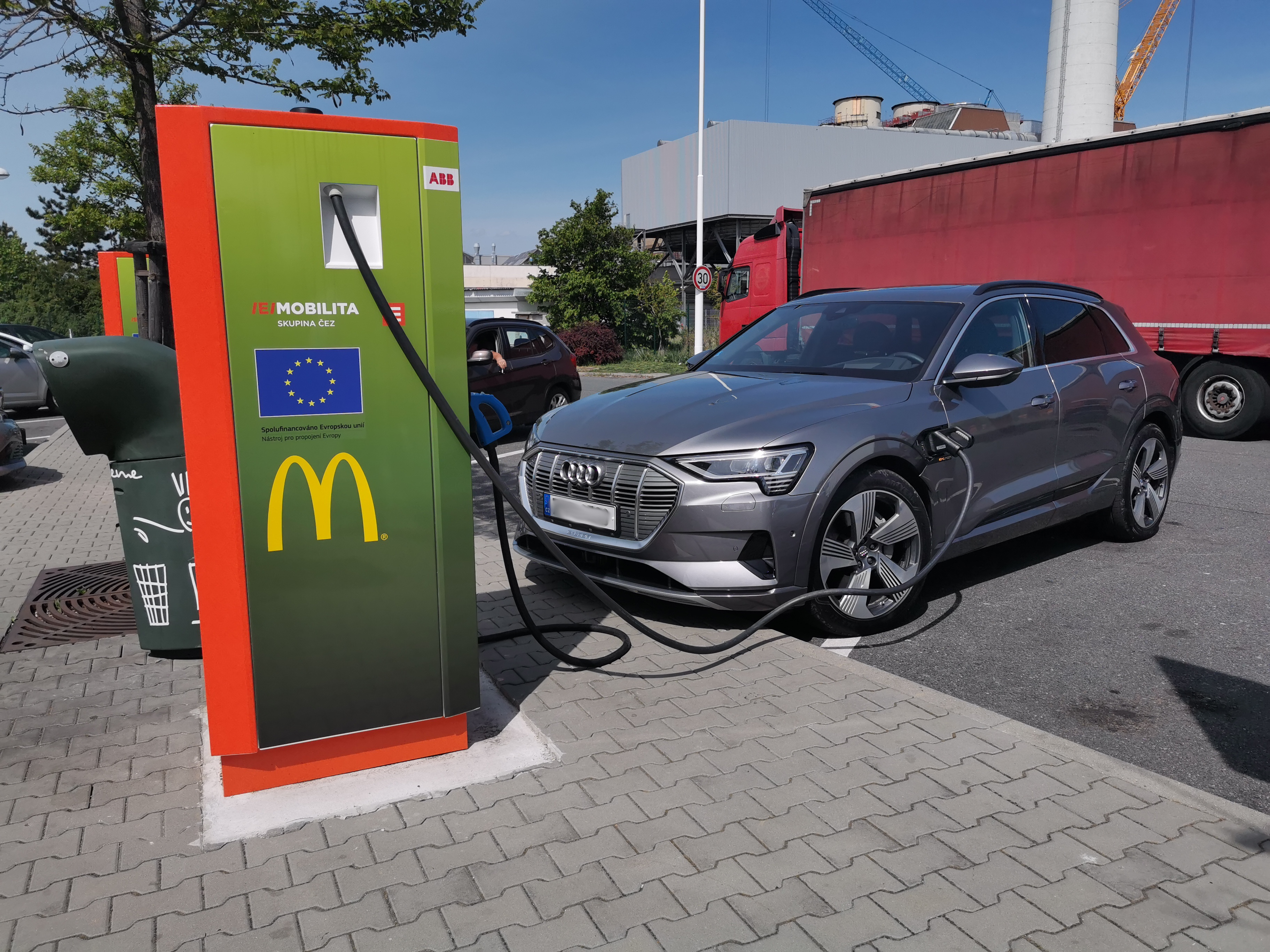 Nabíjecí stanice ČEZ