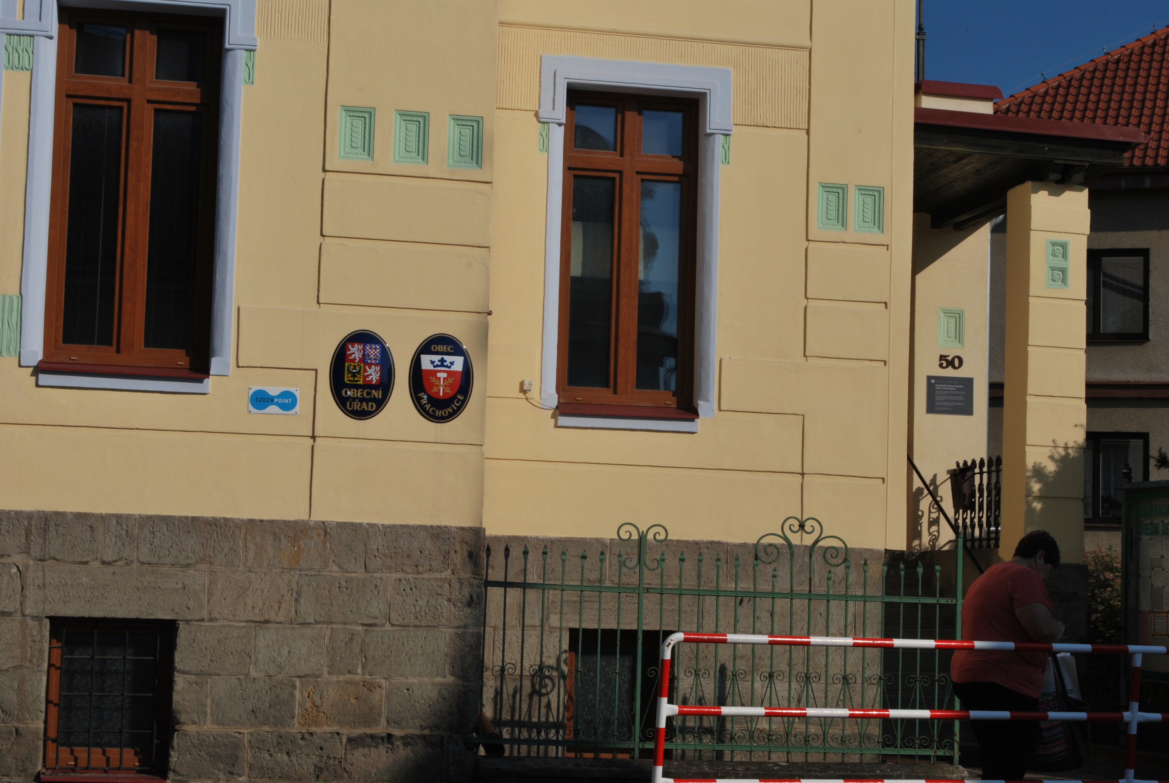 Prachovice - obecní úřad foto 2