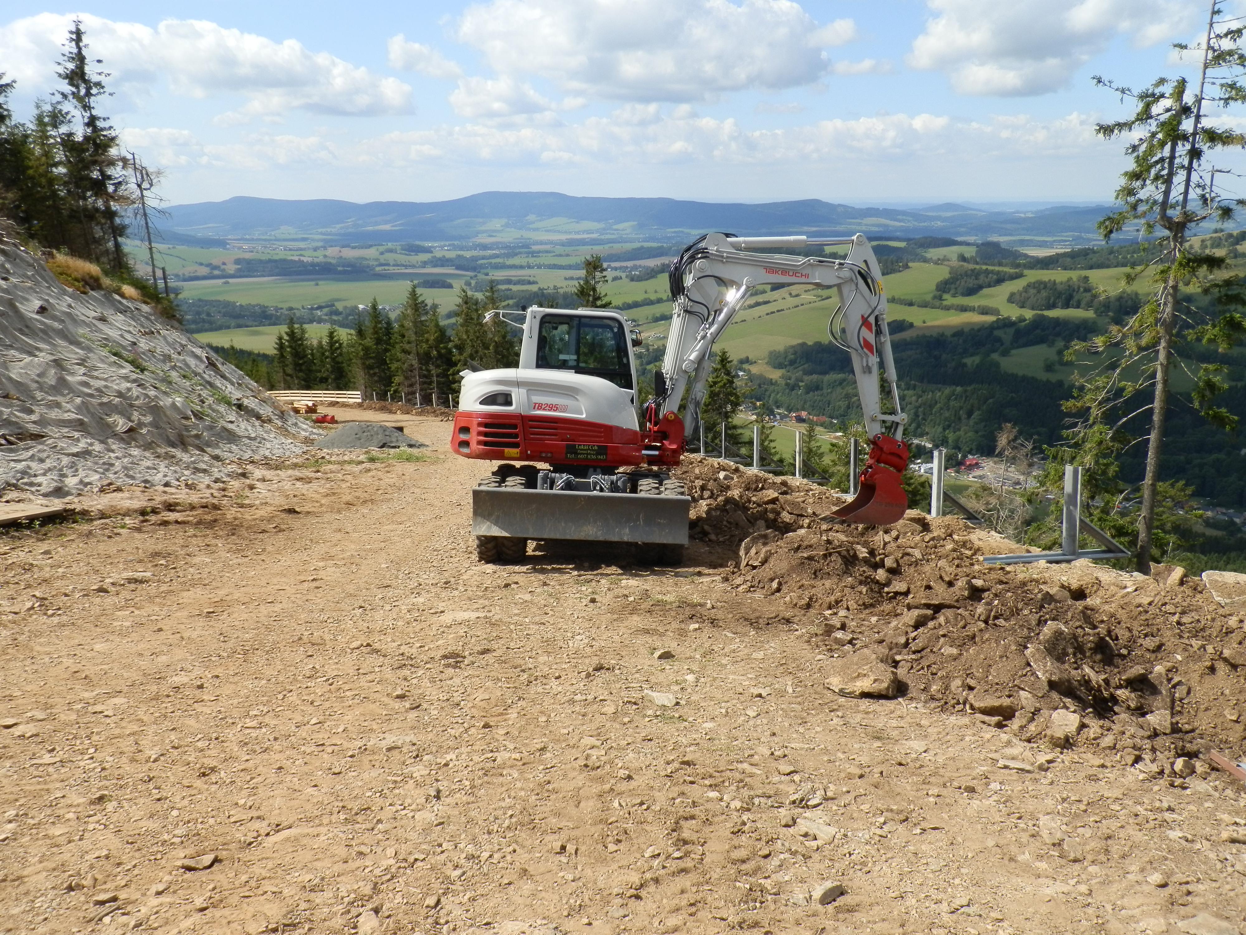 Lukáš Ceh Zemní práce a autodoprava foto 4