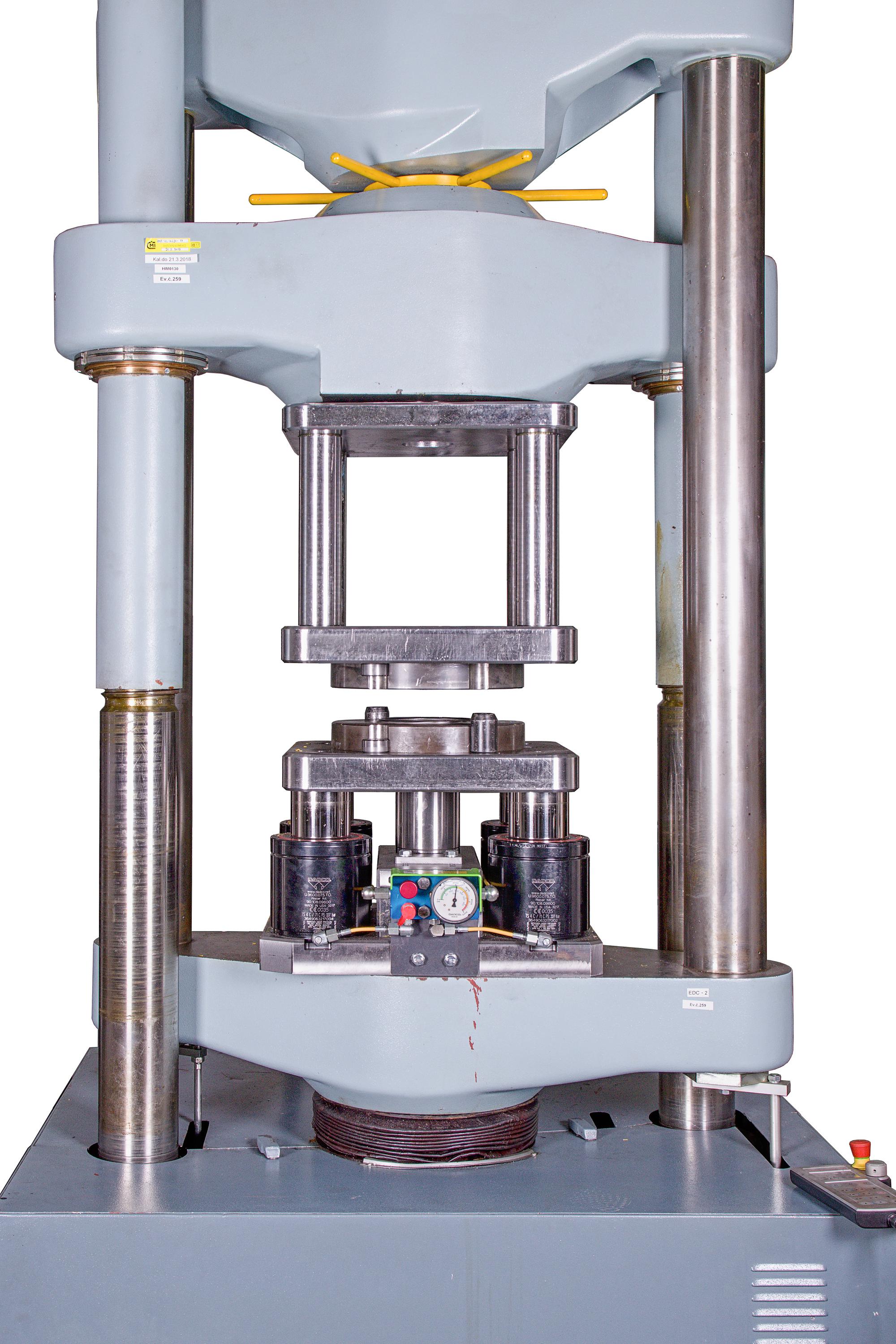 Počítačové modelování, Vývojová konstrukce - COMTES FHT a.s. foto 4