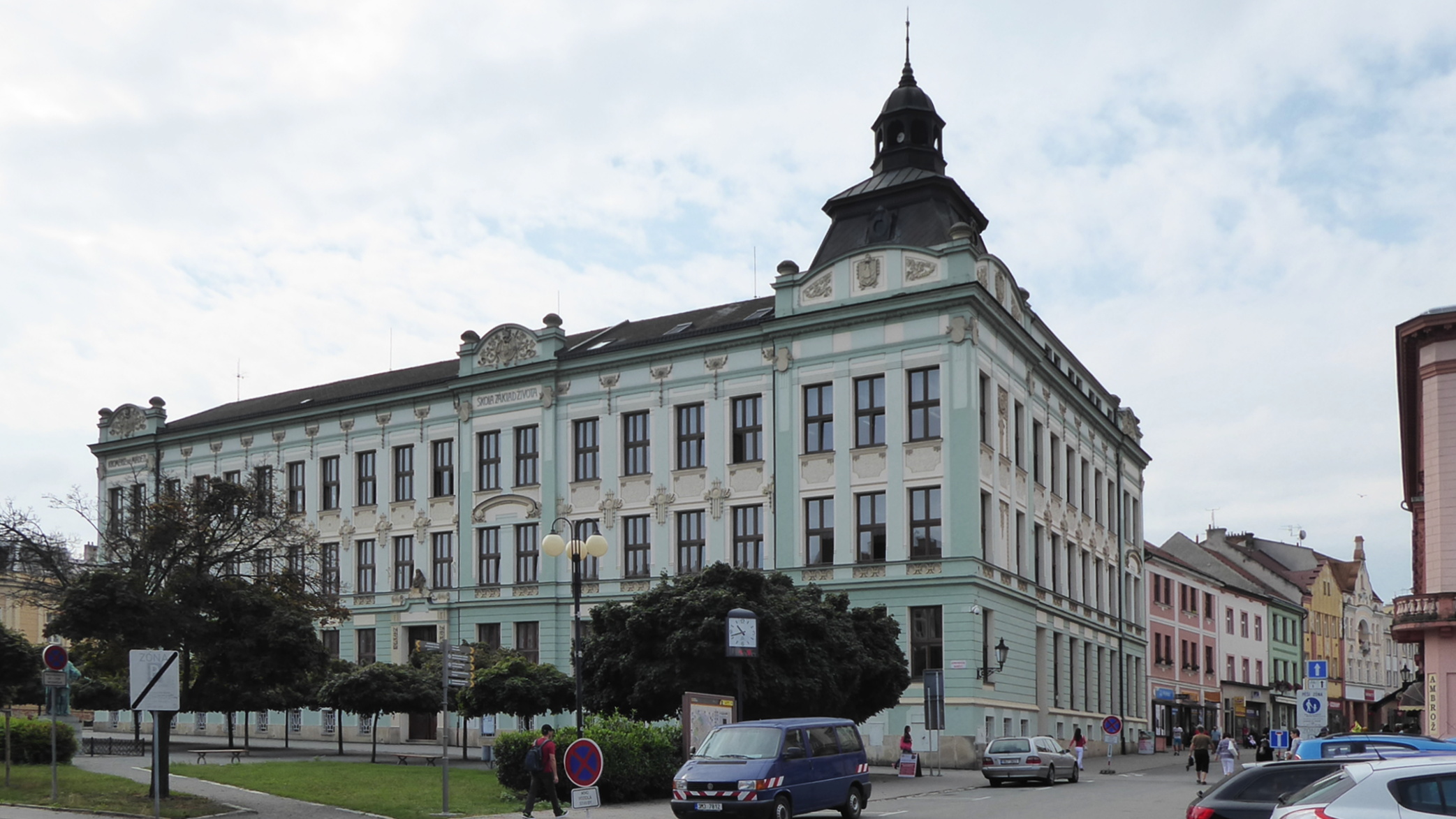 Základní škola, Kroměříž, Komenského náměstí 440 foto 2
