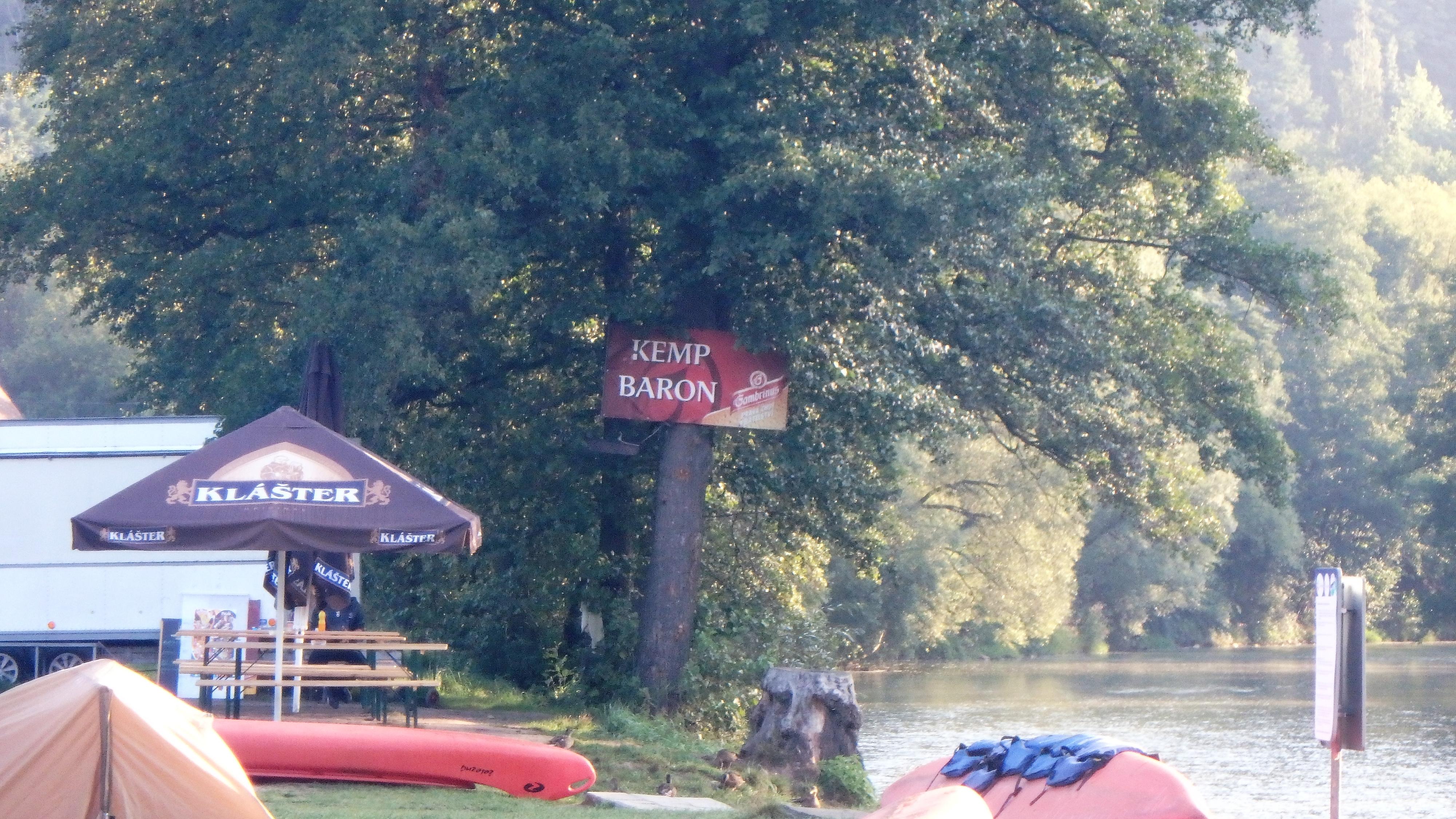 Půjčovna lodí Leština foto 1