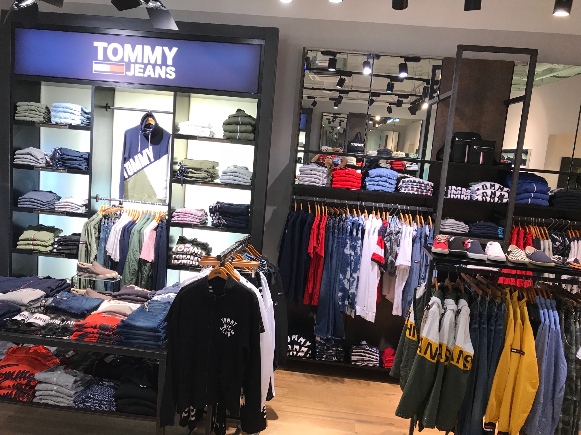 TOMMY JEANS - NELTEX cz foto 6