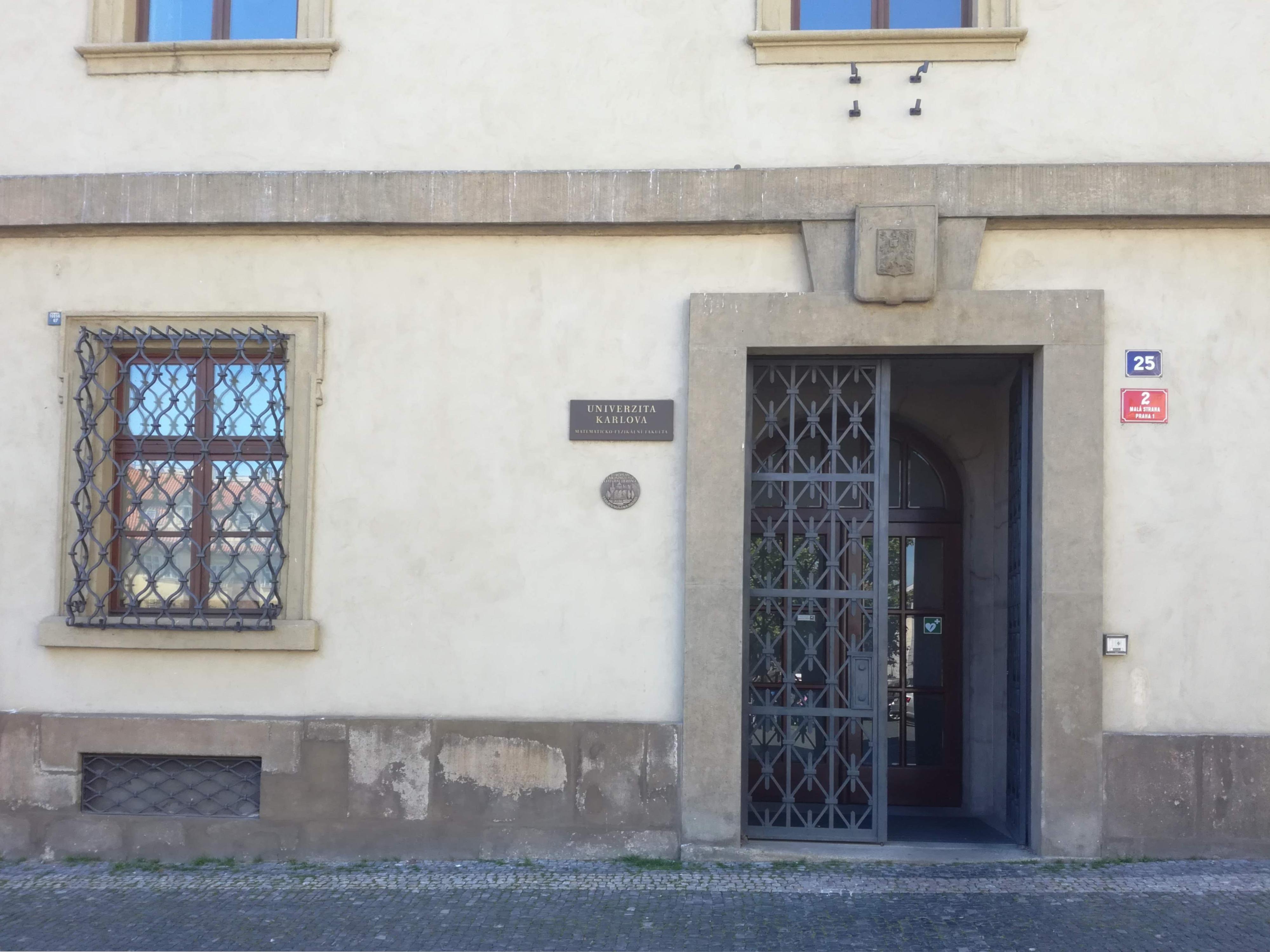 Katedra teoretické informatiky a matematické logiky Matematicko-fyzikální fakulty - Univerzita Karlova