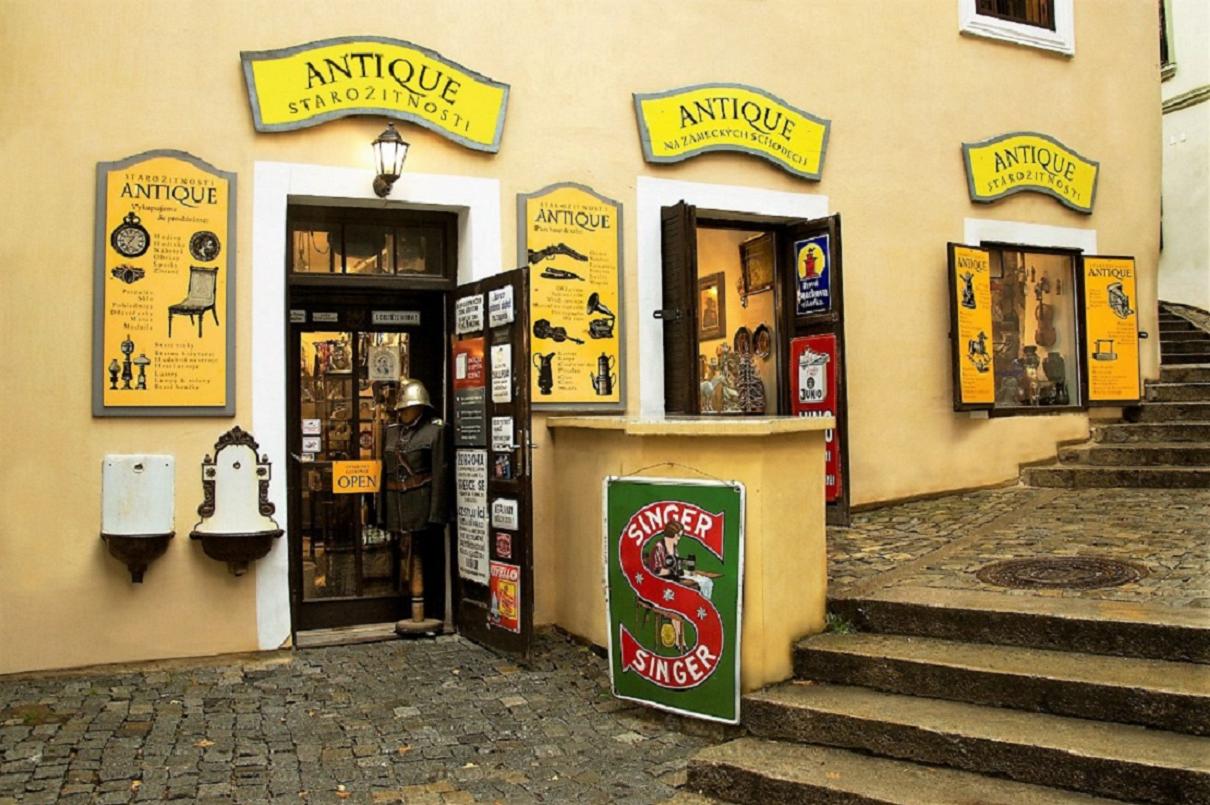 Antique na Zámeckých shodech